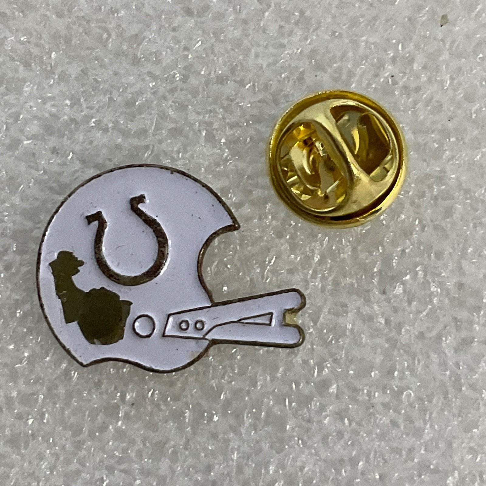 Indianapolis Colts Football VTG Helmet Pin Badge NFL Memorabilia Collectible - Image 4