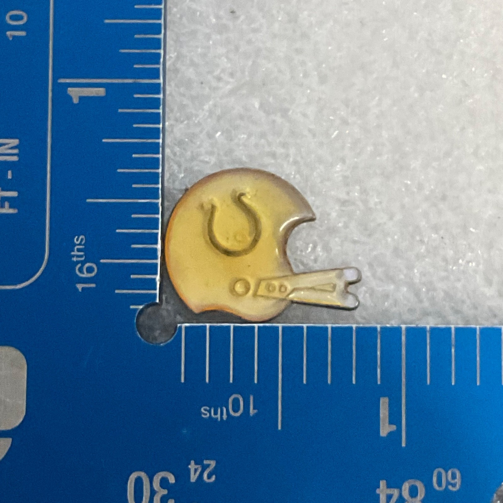 Indianapolis Colts NFL Helmet Lapel Pin Football Collectible Memorabilia VTG - Image 3