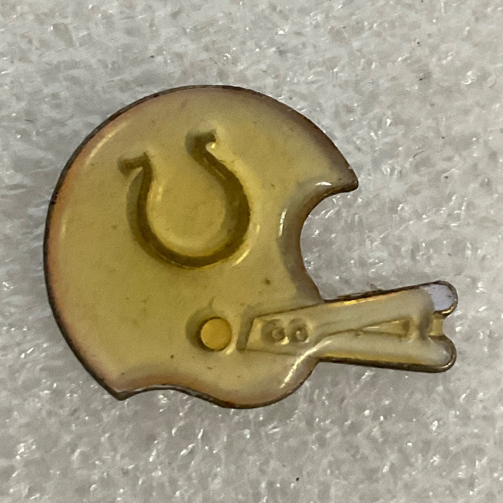 Indianapolis Colts NFL Helmet Lapel VTG Pin Football Collectible Memorabilia - Image 1