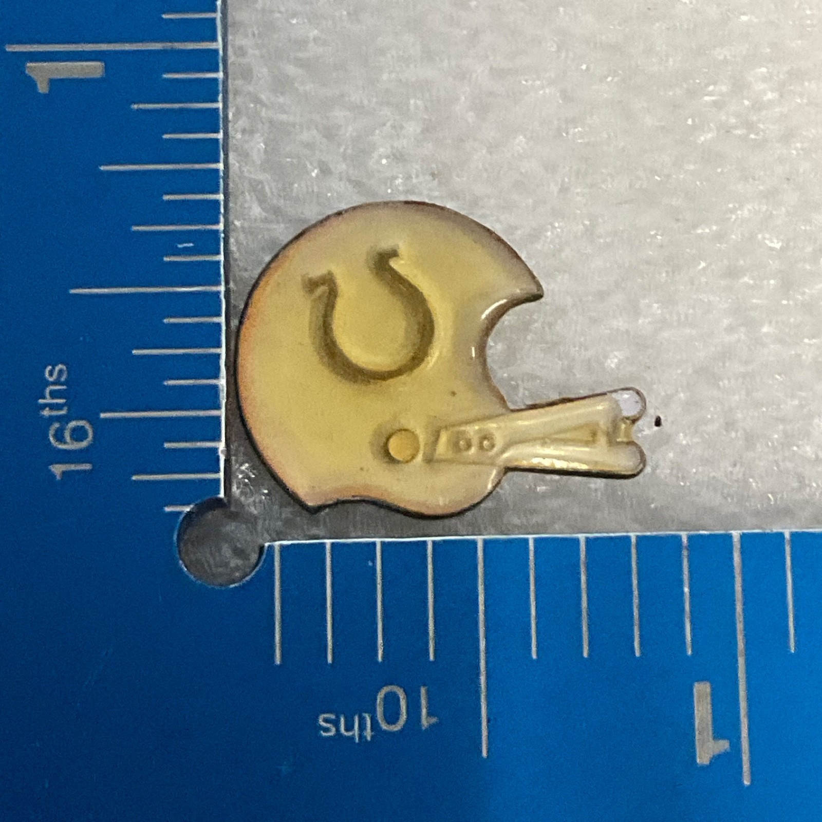 Indianapolis Colts NFL Helmet Lapel VTG Pin Football Collectible Memorabilia - Image 3