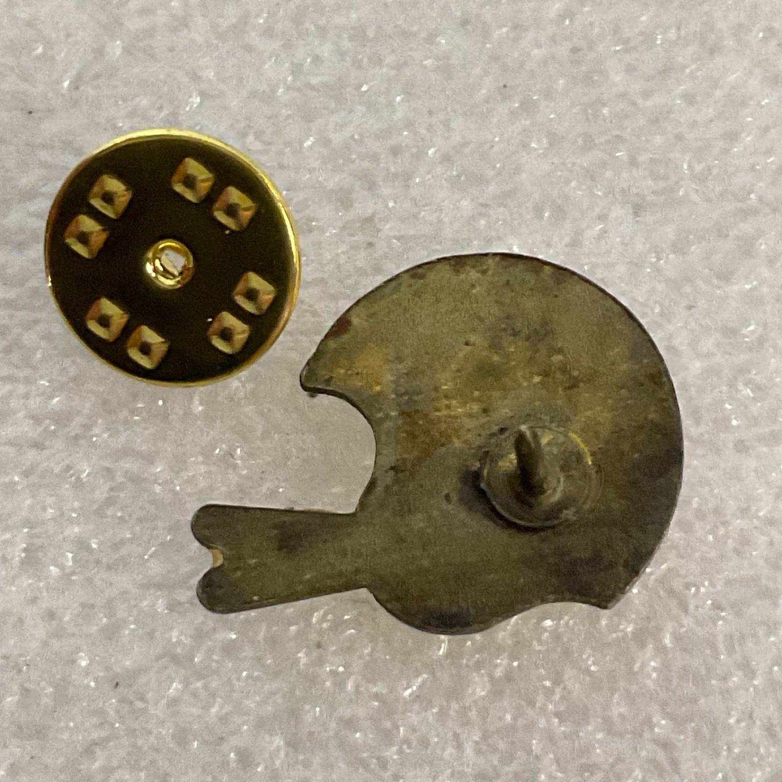 Indianapolis Colts NFL Helmet Lapel VTG Pin Football Collectible Memorabilia - Image 5