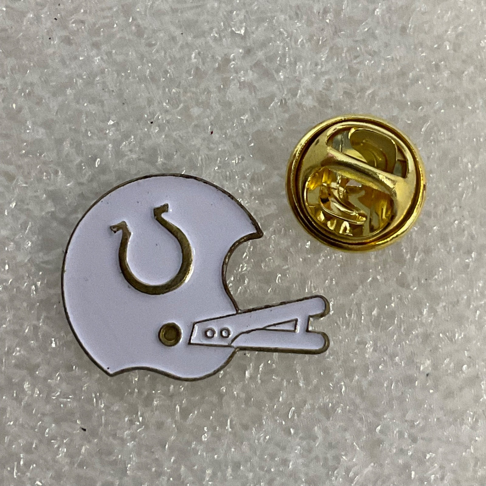 Indianapolis Colts Football Helmet Pin Badge NFL VTG Memorabilia Collectible - Image 4