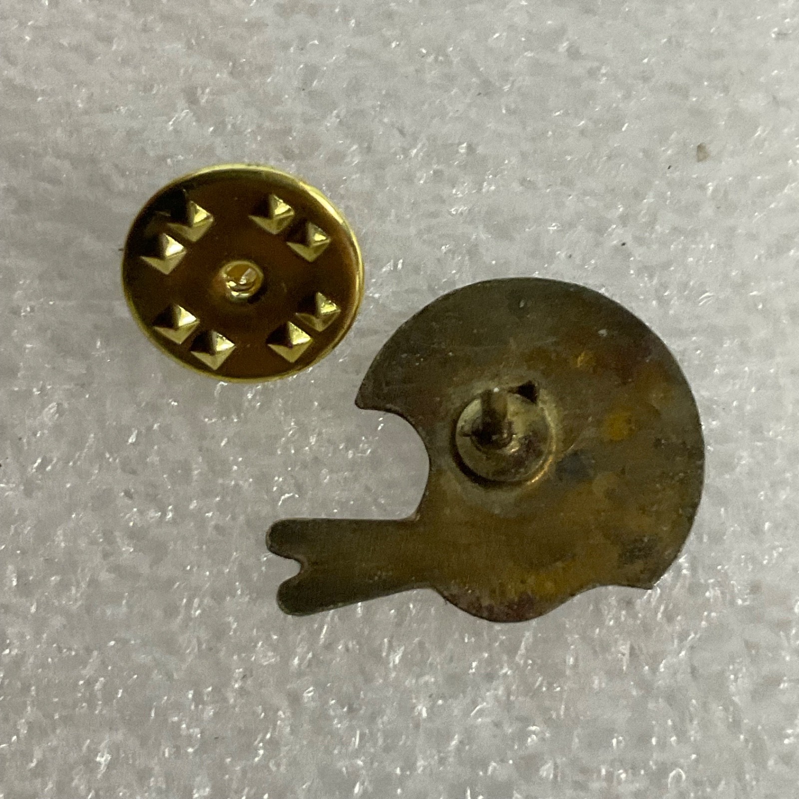 Indianapolis Colts Football Helmet VTG Pin Badge NFL Memorabilia Collectible - Image 5