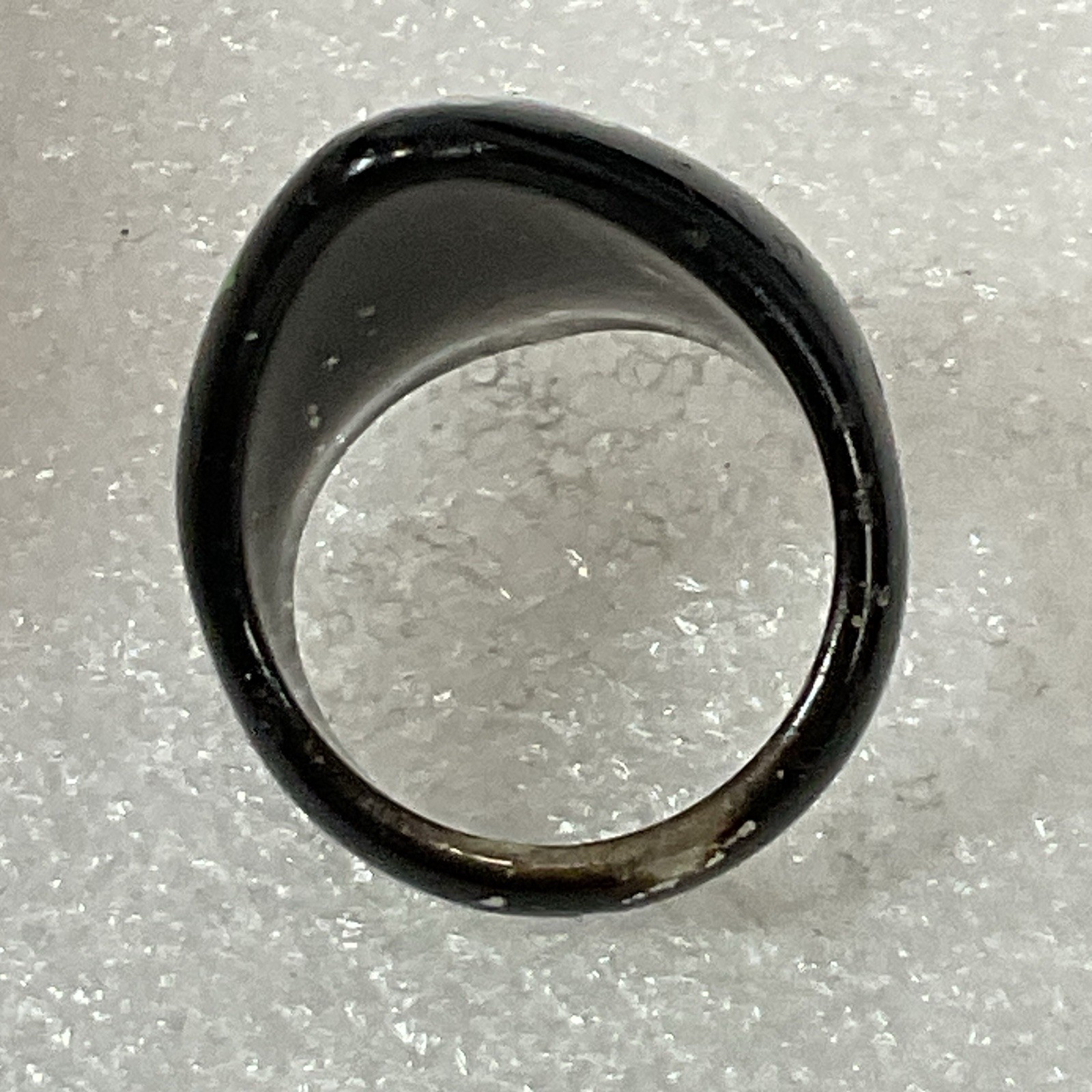 Vintage Black Floral Painted Plastic Ring Size 6.75 Handmade Retro Costume Jewel - Image 4