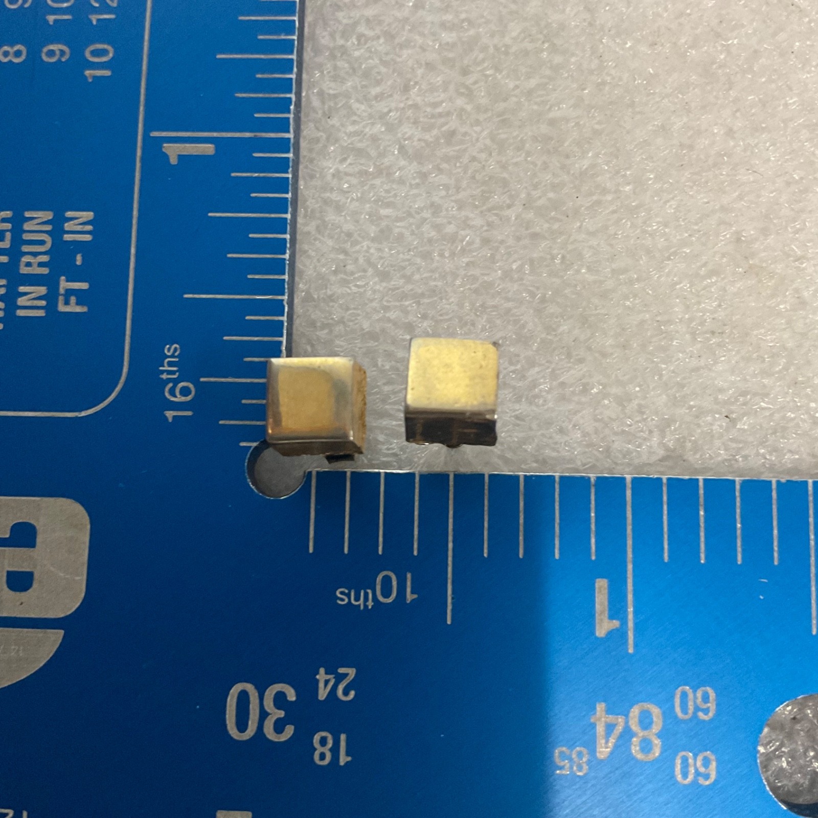 Vintage Gold Tone Square Stud Earrings 0.4in Minimalist Geometric Design 2.68g - Image 10