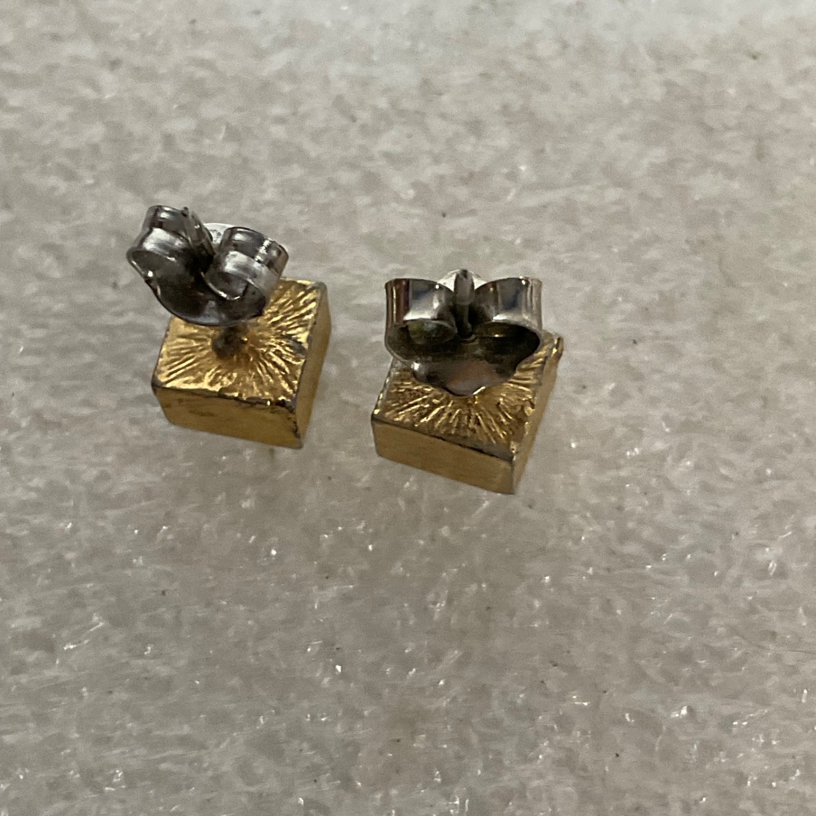 Vintage Gold Tone Square Stud Earrings 0.4in Minimalist Geometric Design 2.68g - Image 13