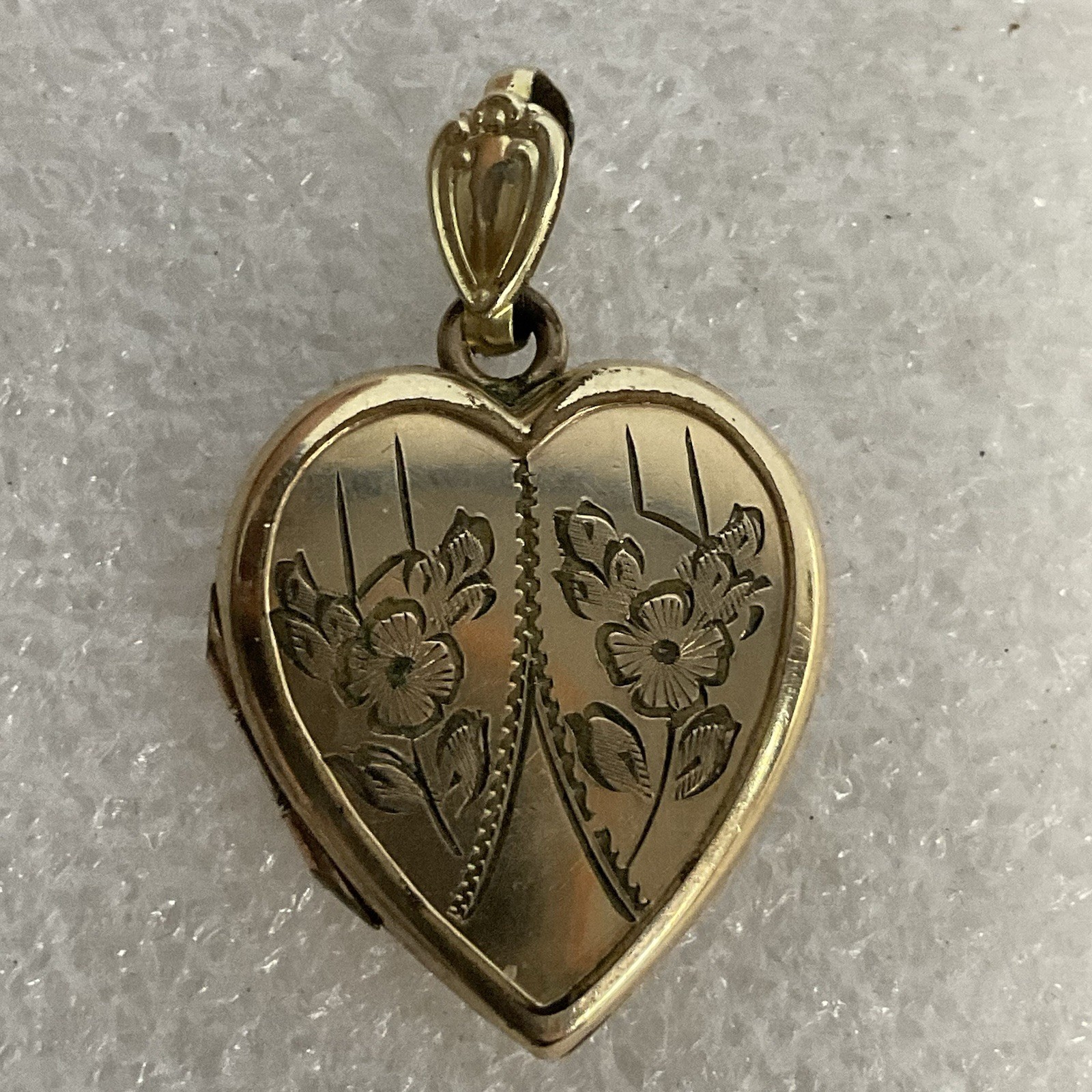 Vintage B.A. Ballou 1/20 10K GF Gold Heart Locket Pendant Floral Etched Jewelry - Image 1