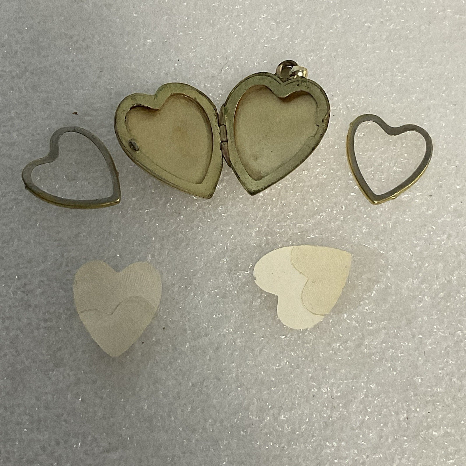 Vintage B.A. Ballou 1/20 10K GF Gold Heart Locket Pendant Floral Etched Jewelry - Image 11