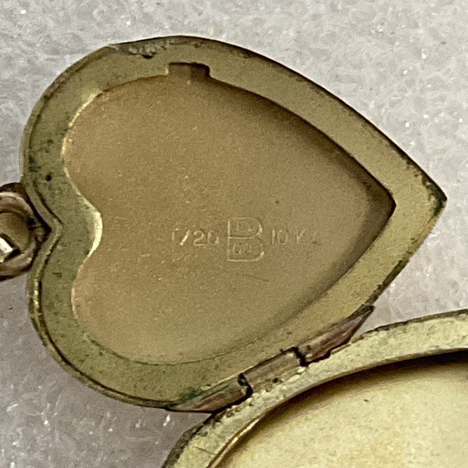 Vintage B.A. Ballou 1/20 10K GF Gold Heart Locket Pendant Floral Etched Jewelry - Image 13