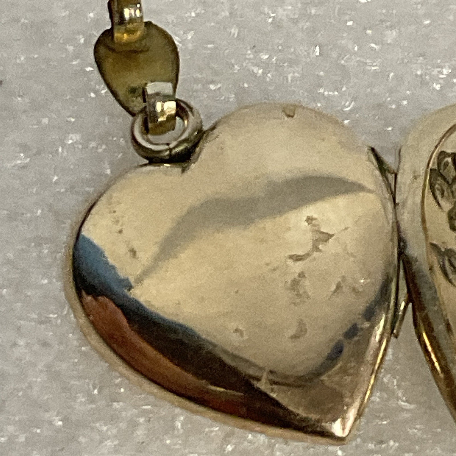 Vintage B.A. Ballou 1/20 10K GF Gold Heart Locket Pendant Floral Etched Jewelry - Image 17