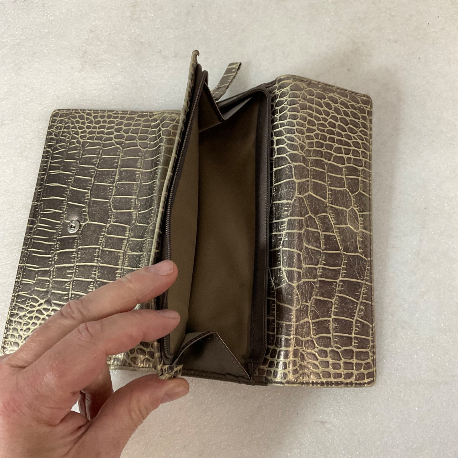 Womens Brown Croc Embossed Trifold Wallet Checkbook Card ID Holder - Image 4
