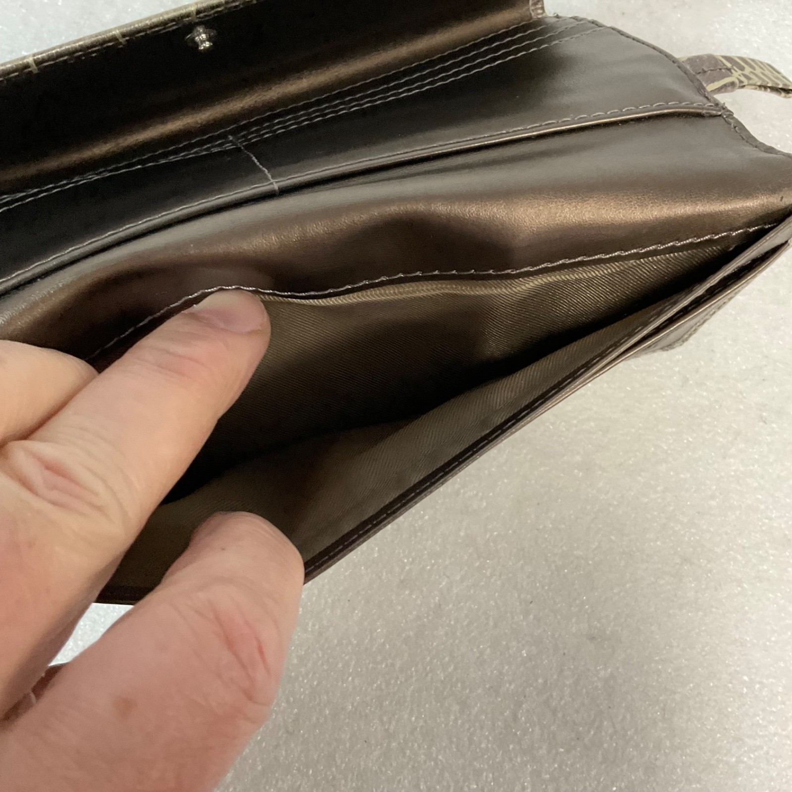 Womens Brown Croc Embossed Trifold Wallet Checkbook Card ID Holder - Image 8