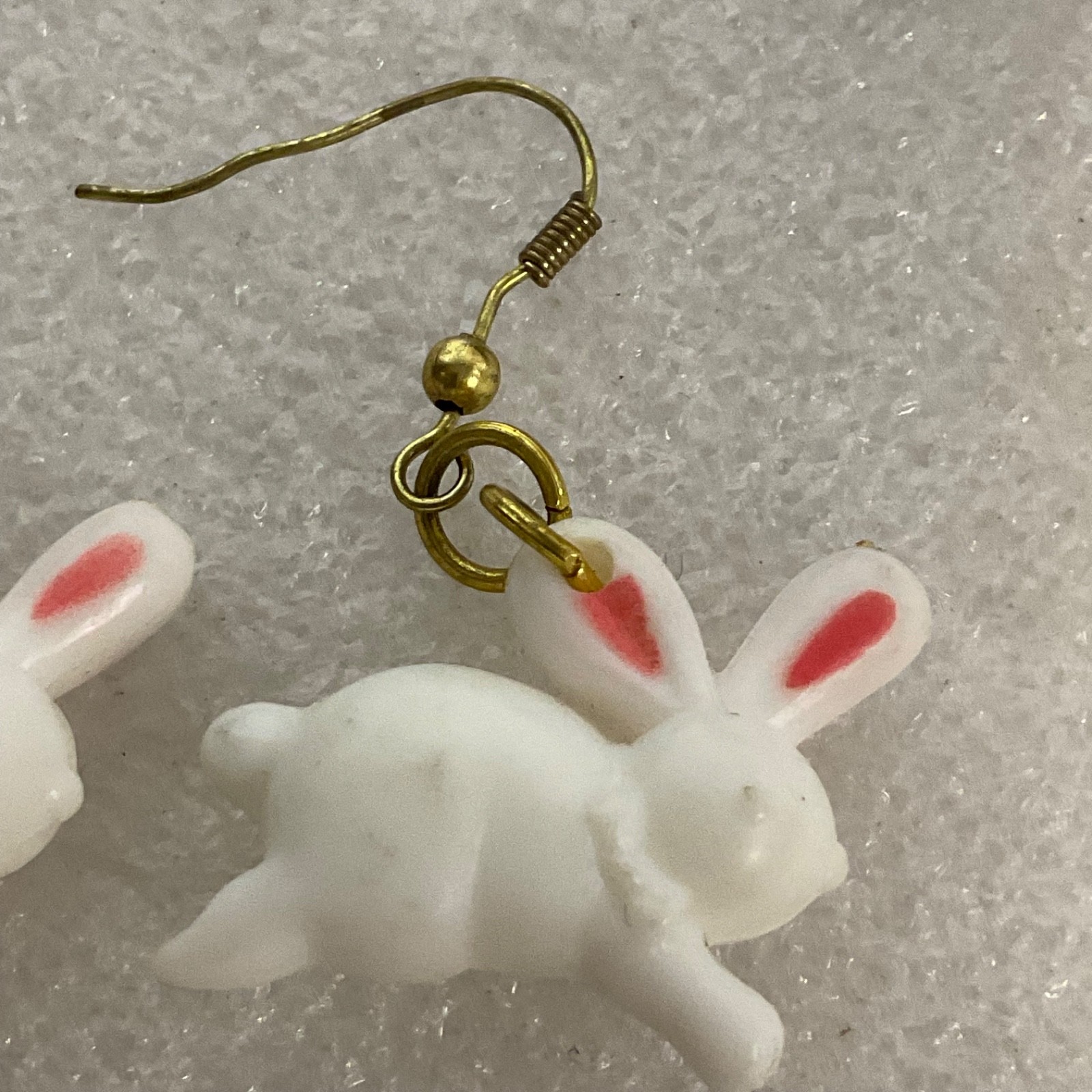 Vintage Bunny Rabbit Dangle Earrings White Pink Ears 1in 5.36g Cute Whimsical - Image 3
