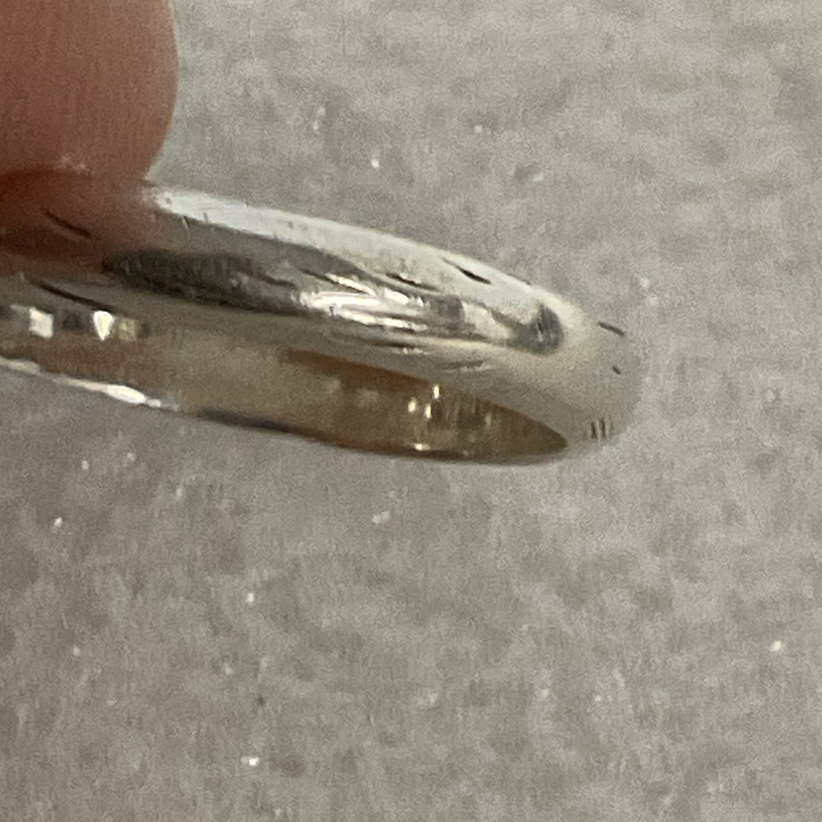 925 Sterling Silver Band Ring US Size 7.75 Engraved Pattern Vintage Jewelry - Image 4