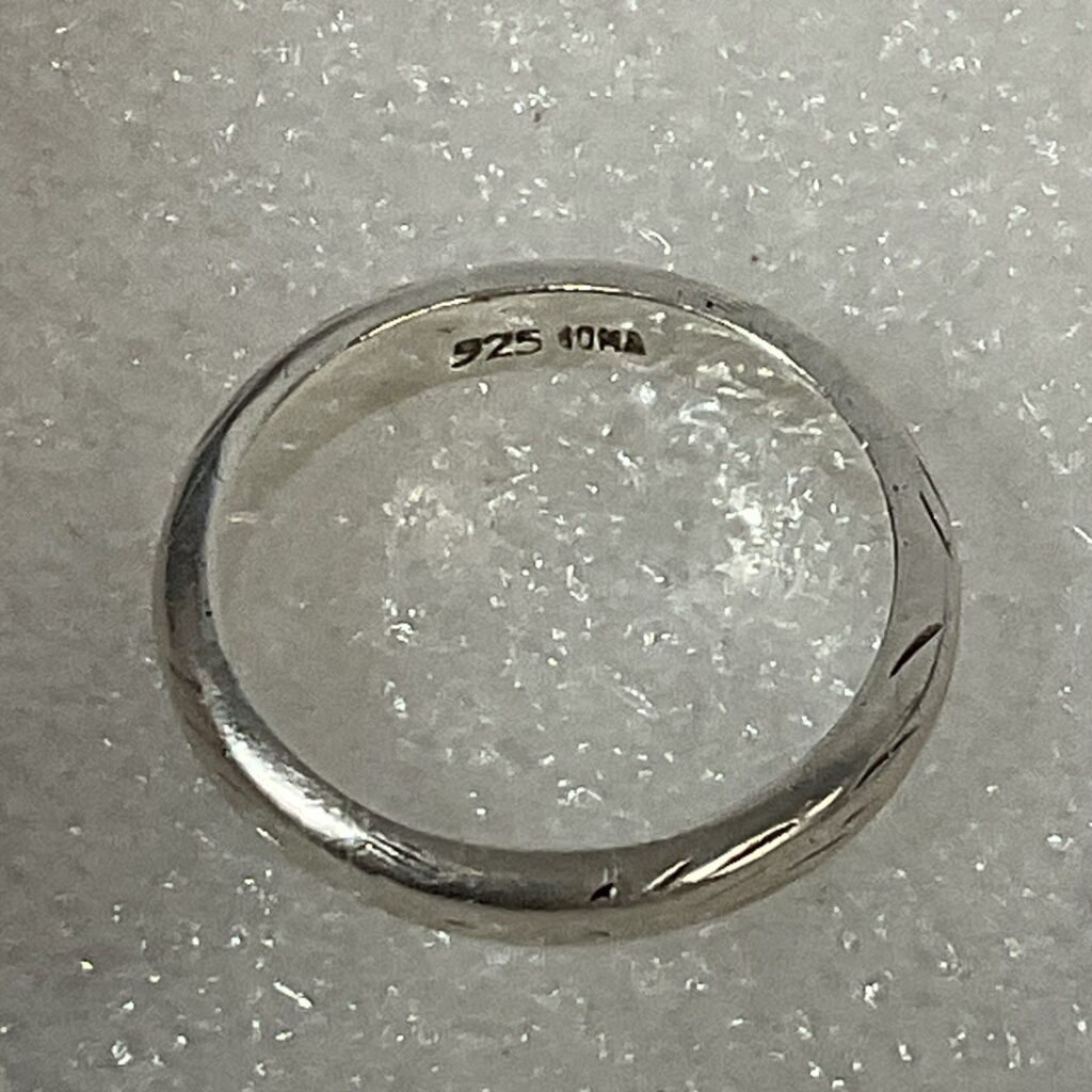 925 Sterling Silver Band Ring US Size 7.75 Engraved Pattern Vintage Jewelry - Image 1