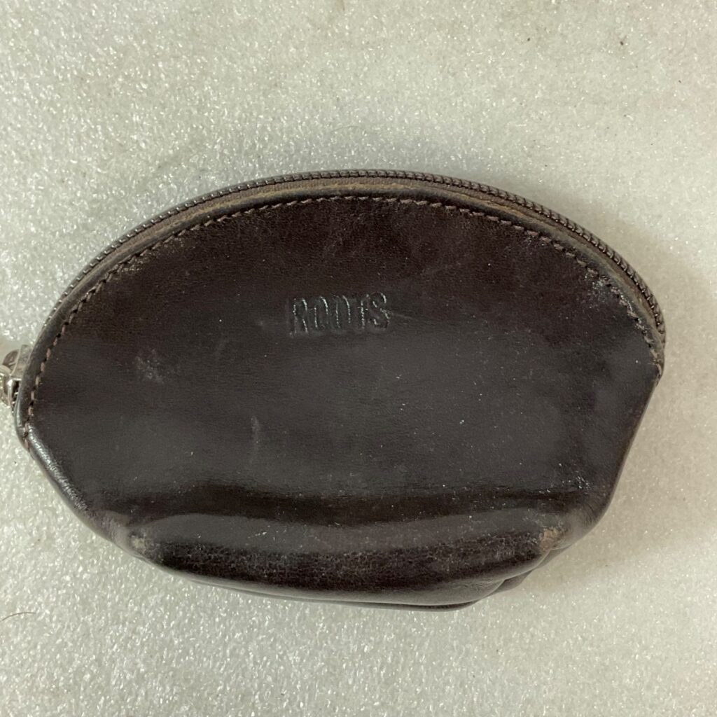 Roots Brown Leather Zip Coin Purse Made In Canada 4.75in - Image 1