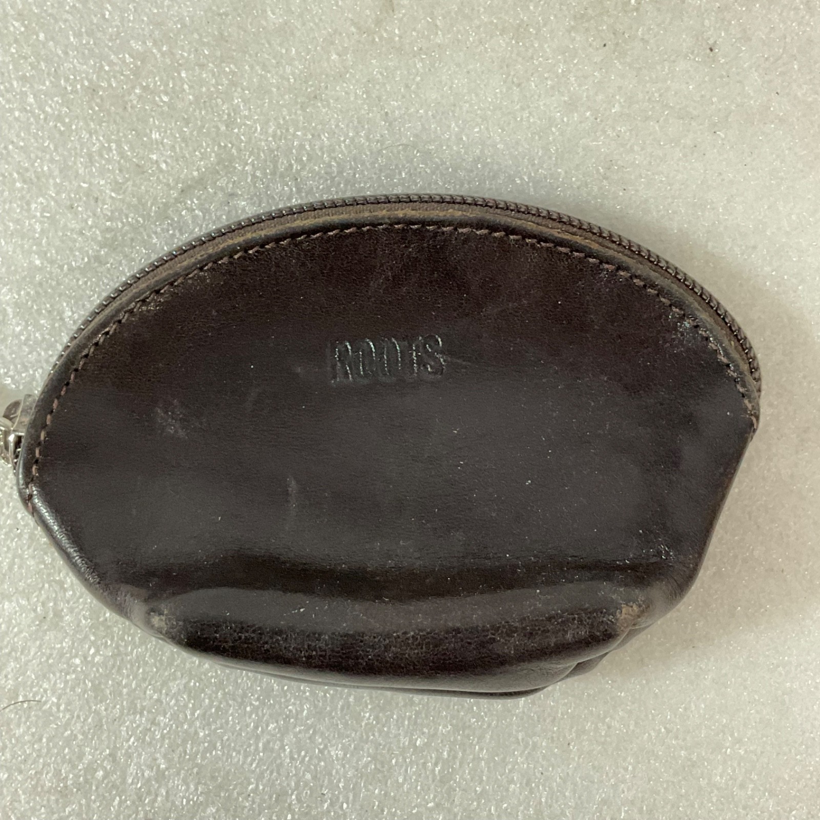 Roots Brown Leather Zip Coin Purse Made In Canada 4.75in - Image 1