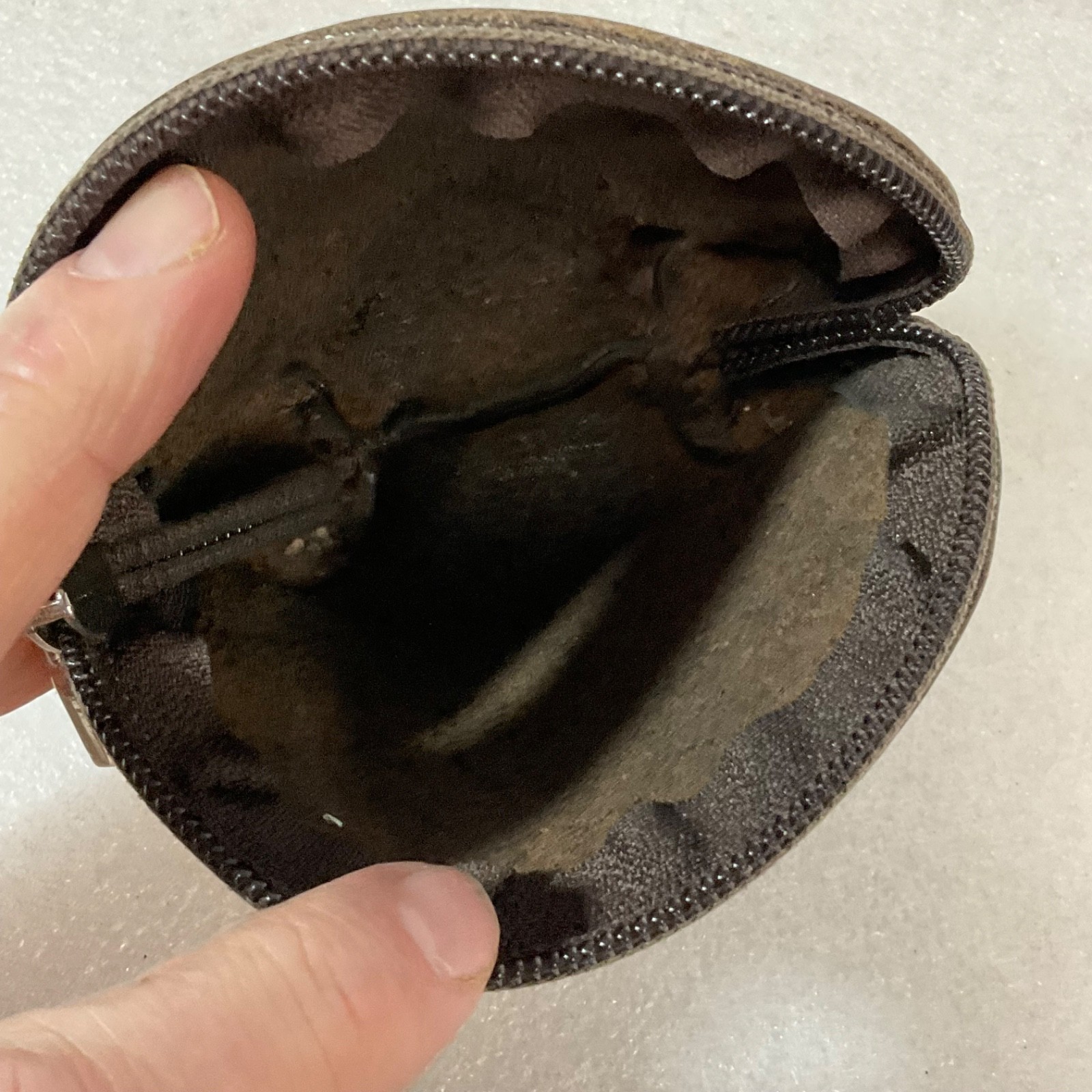 Roots Brown Leather Zip Coin Purse Made In Canada 4.75in - Image 8