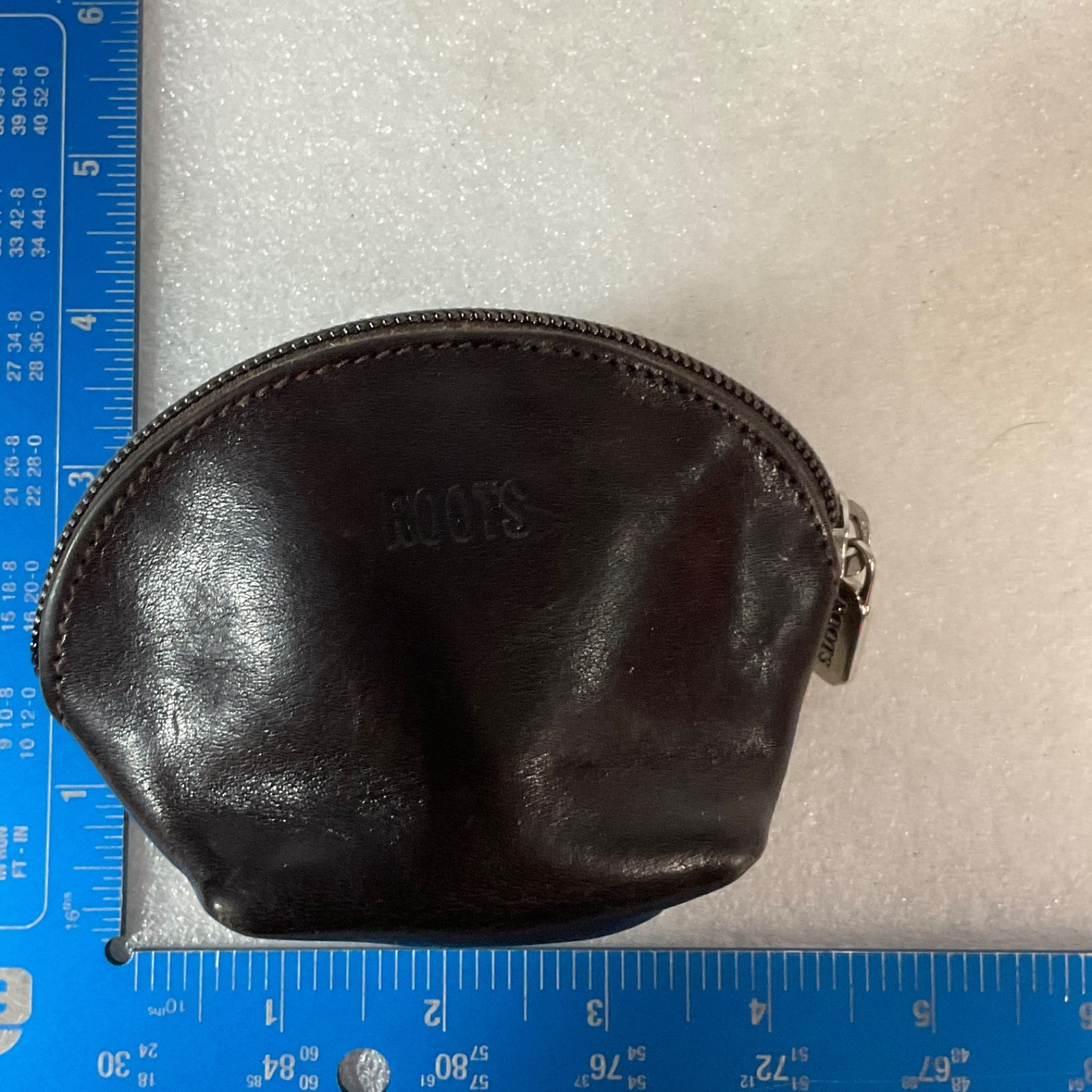 Roots Brown Leather Zip Coin Purse Made In Canada 4.75in - Image 10