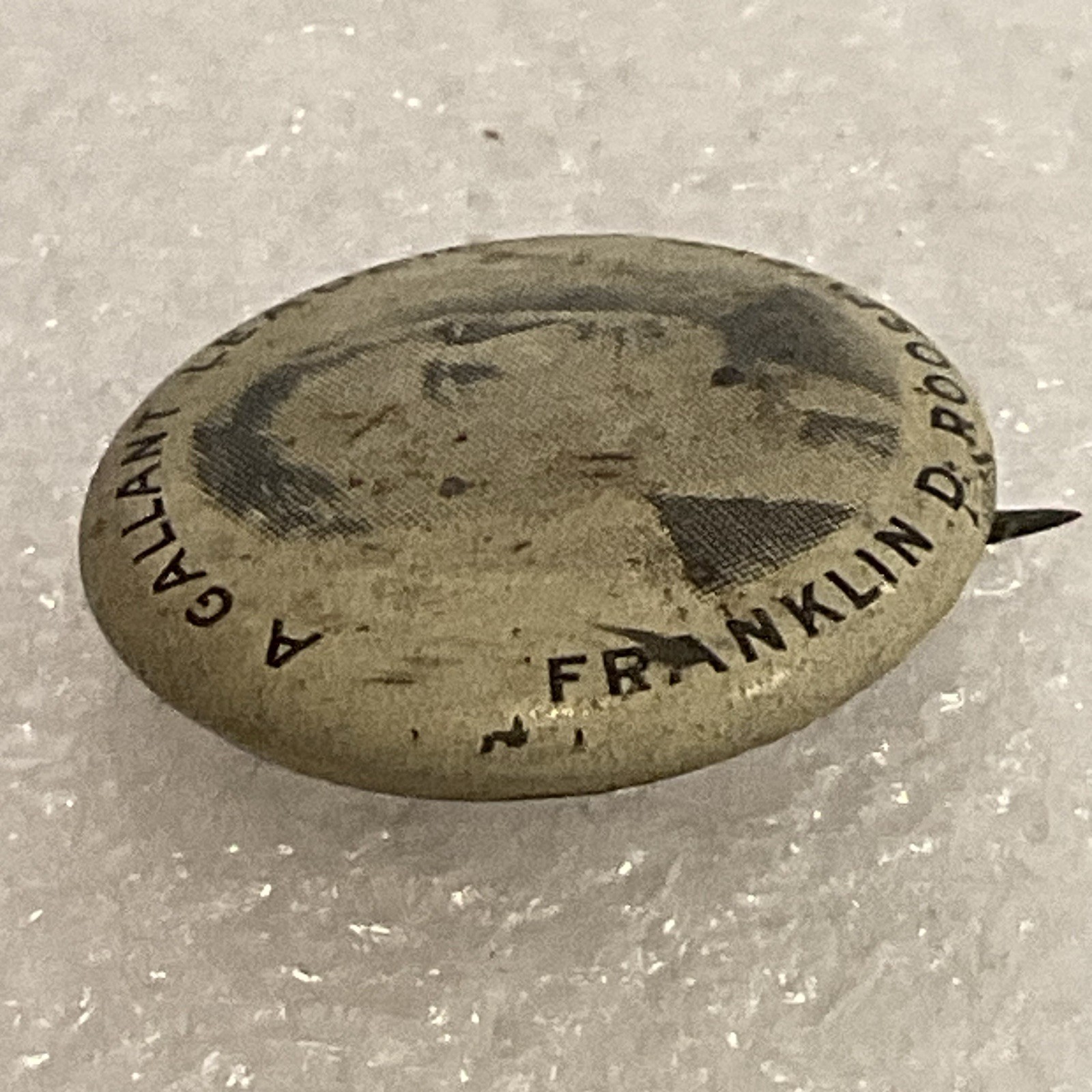 A Galliant Leader Franklin D Roosevelt 1” Vintage Photo Button - Image 10