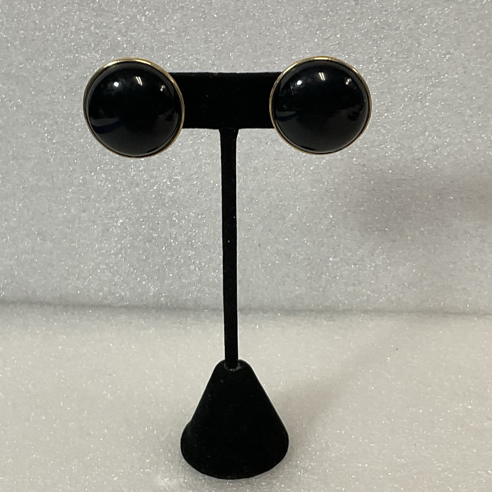 Vintage Trifari Black Cabochon Button Clip On Earrings Gold Tone Round - Image 11