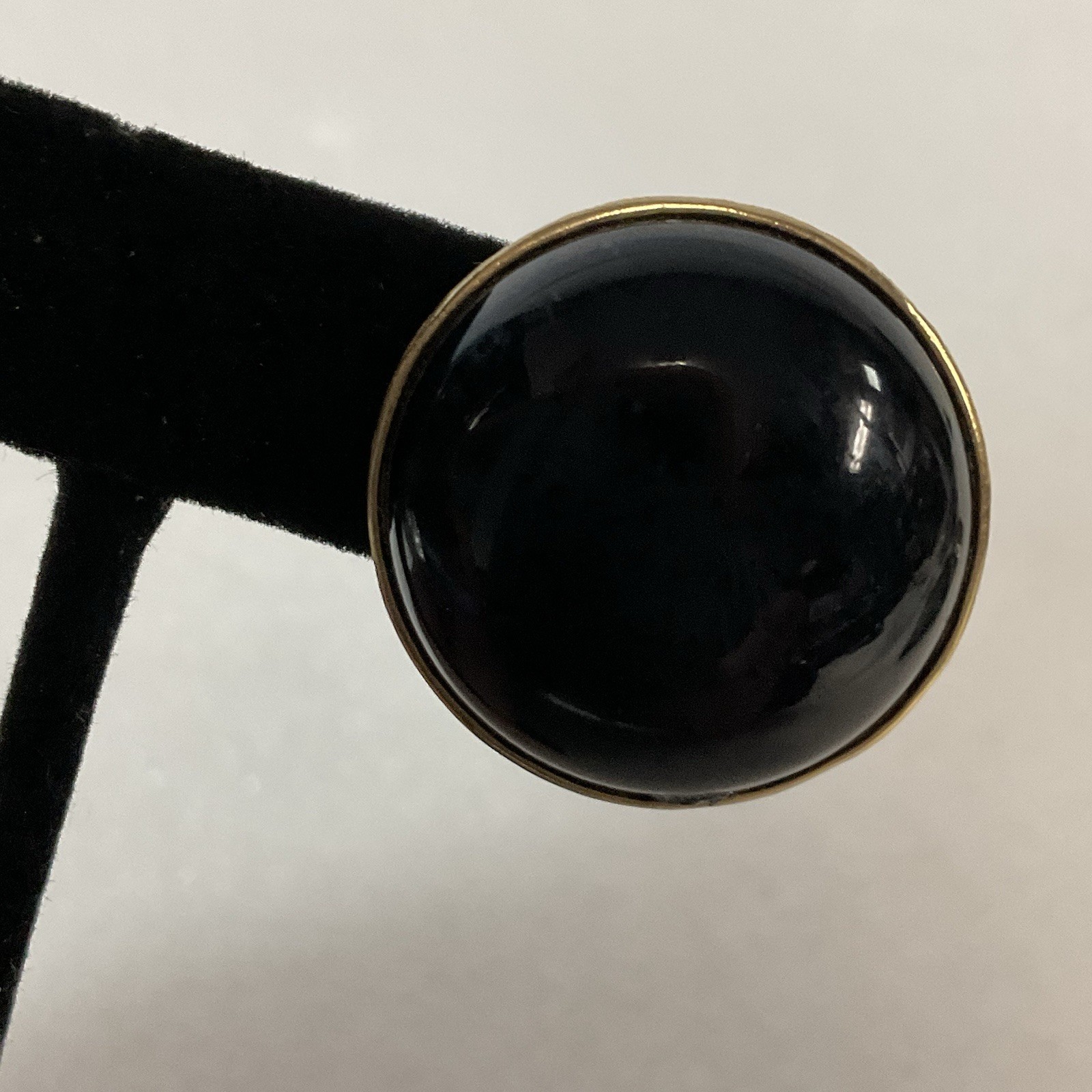 Vintage Trifari Black Cabochon Button Clip On Earrings Gold Tone Round - Image 13