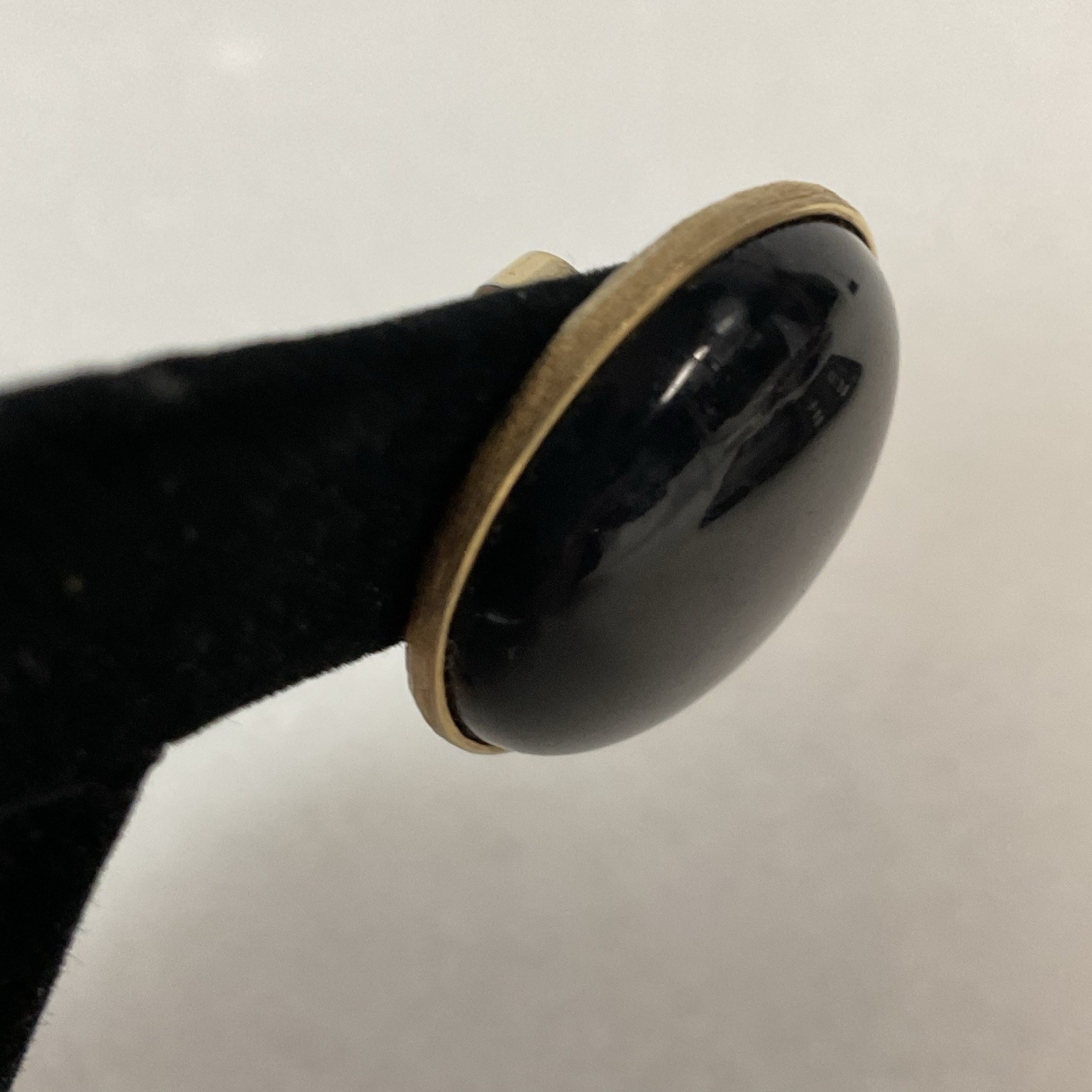Vintage Trifari Black Cabochon Button Clip On Earrings Gold Tone Round - Image 18