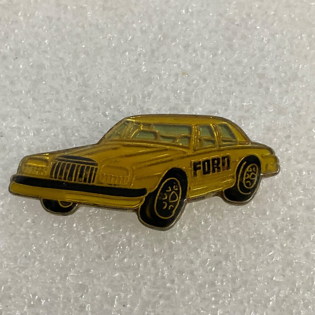 Vintage Ford Car Lapel Pin Badge Gold Tone Automobile Collectible Memorabilia - Image 1