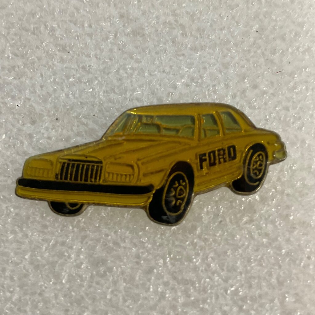 Vintage Ford Car Lapel Pin Badge Gold Tone Automobile Collectible Memorabilia - Image 1