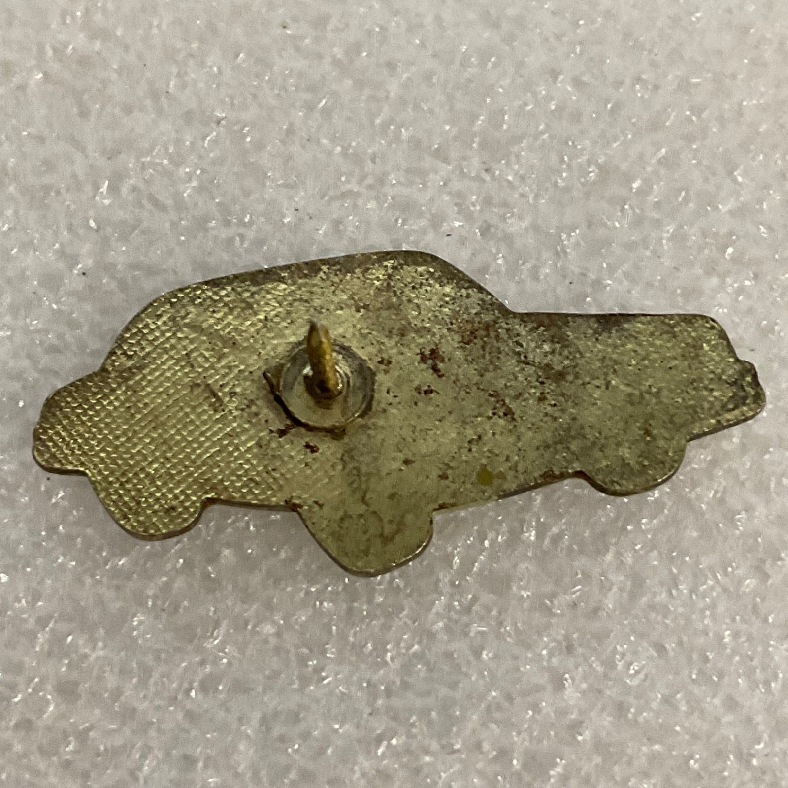 Ford Car Lapel Pin Badge Gold Tone Automobile Vintage Collectible Memorabilia - Image 2