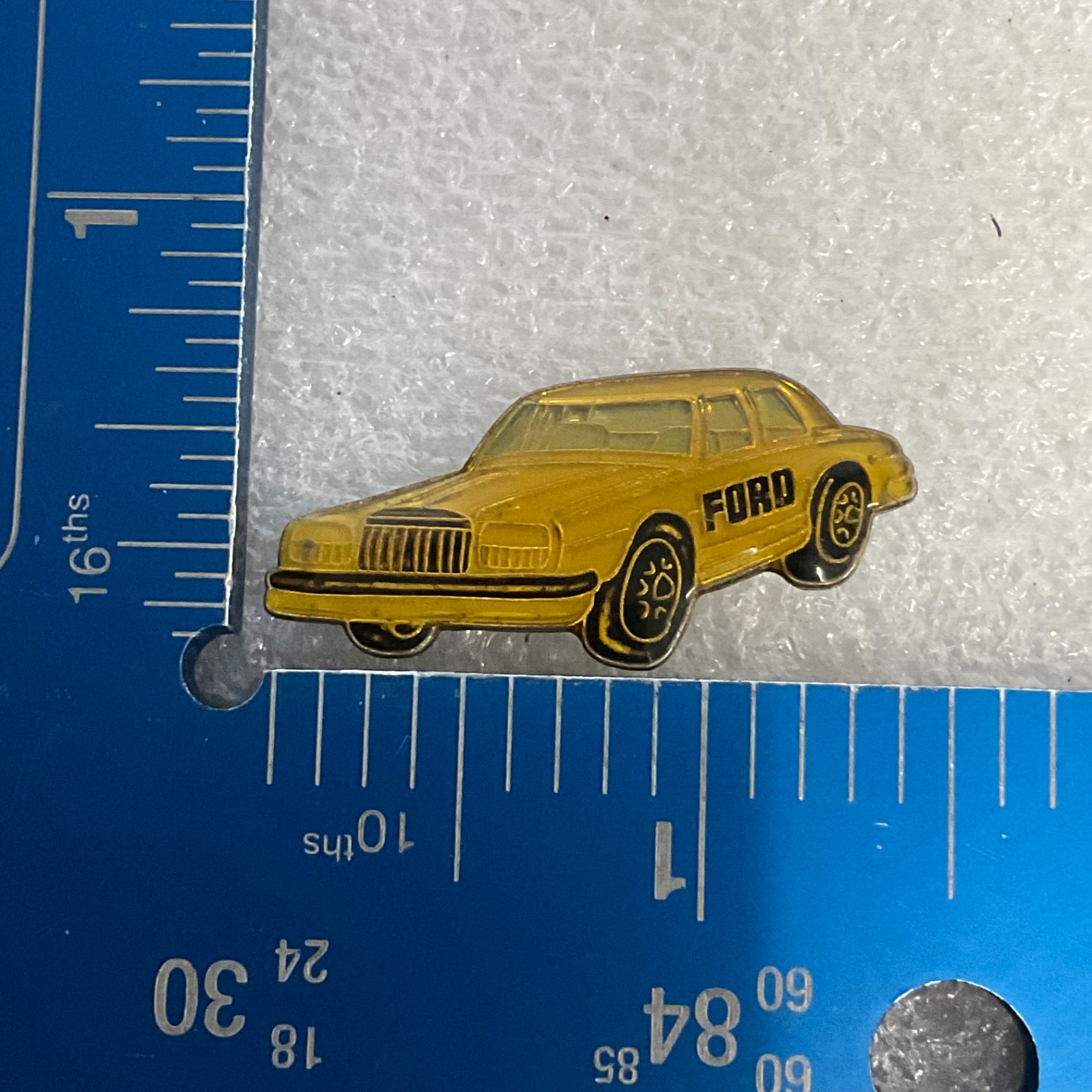 Ford Car Lapel Pin Vintage Badge Gold Tone Automobile Collectible Memorabilia - Image 3