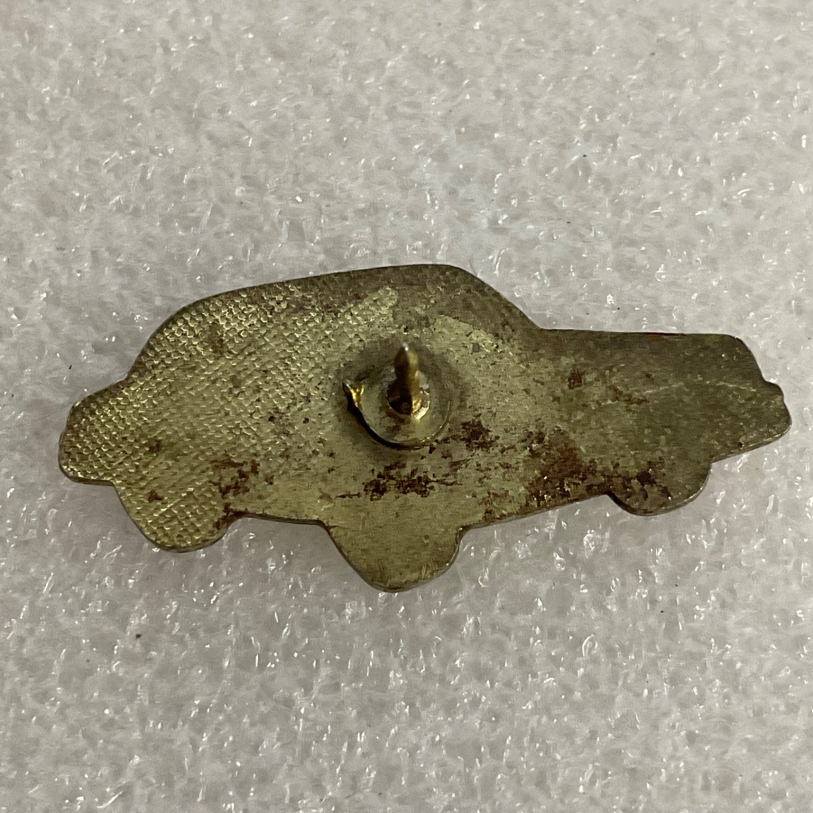 Ford Car Lapel Pin Vintage Badge Gold Tone Automobile Collectible Memorabilia - Image 2