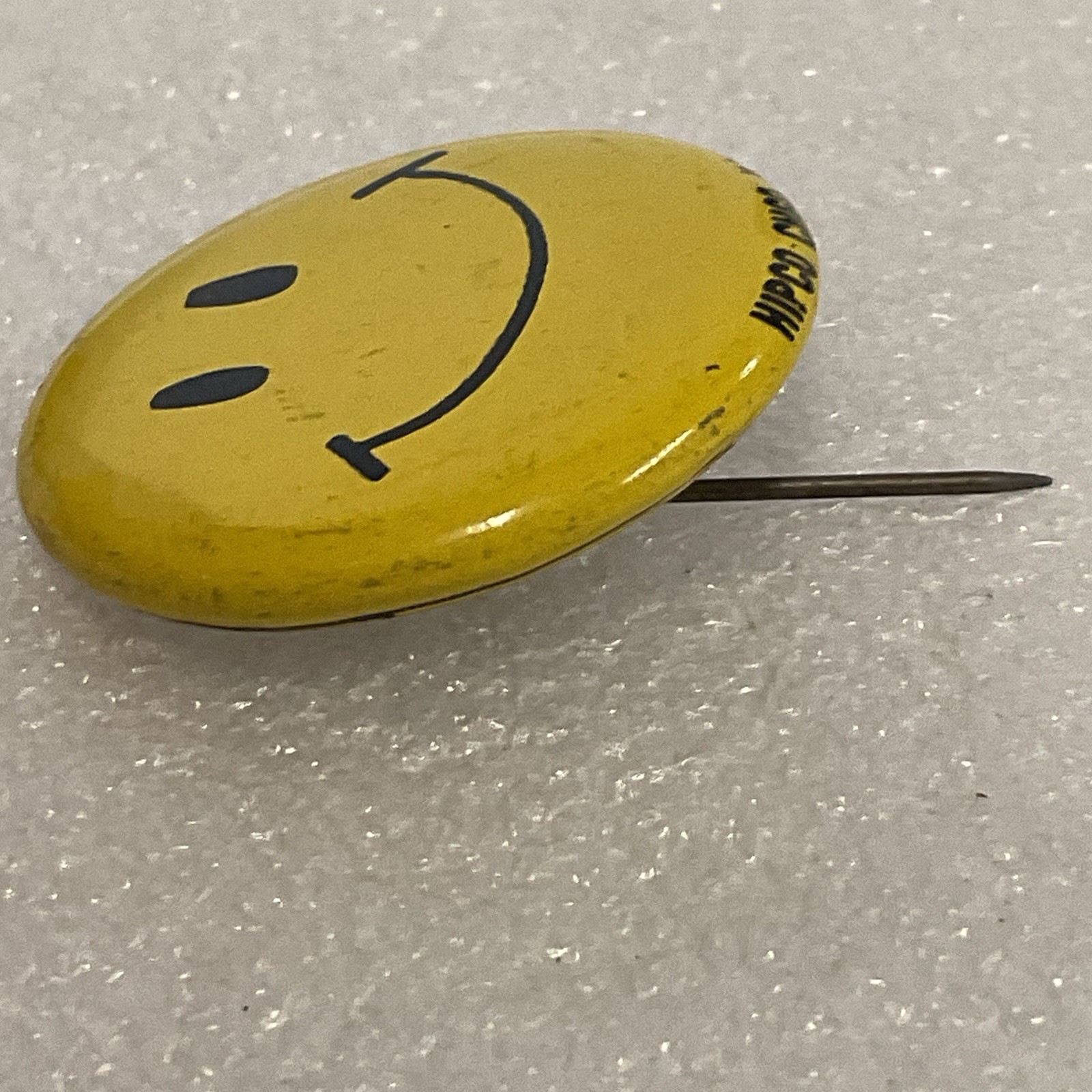 Yellow Smiley Face Hipco Chicago IL 1.5” VTG Button Pin Pinback GnuCollectibles - Image 4