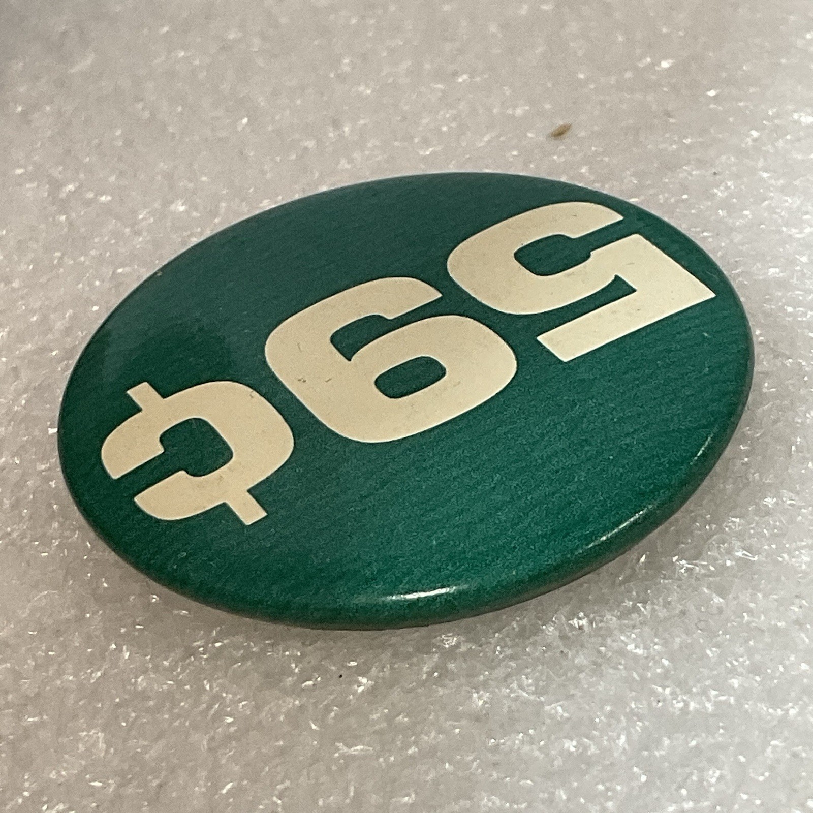 59¢ Green & White Vintage 1.5” Button Pin GnuCollectibles - Image 4