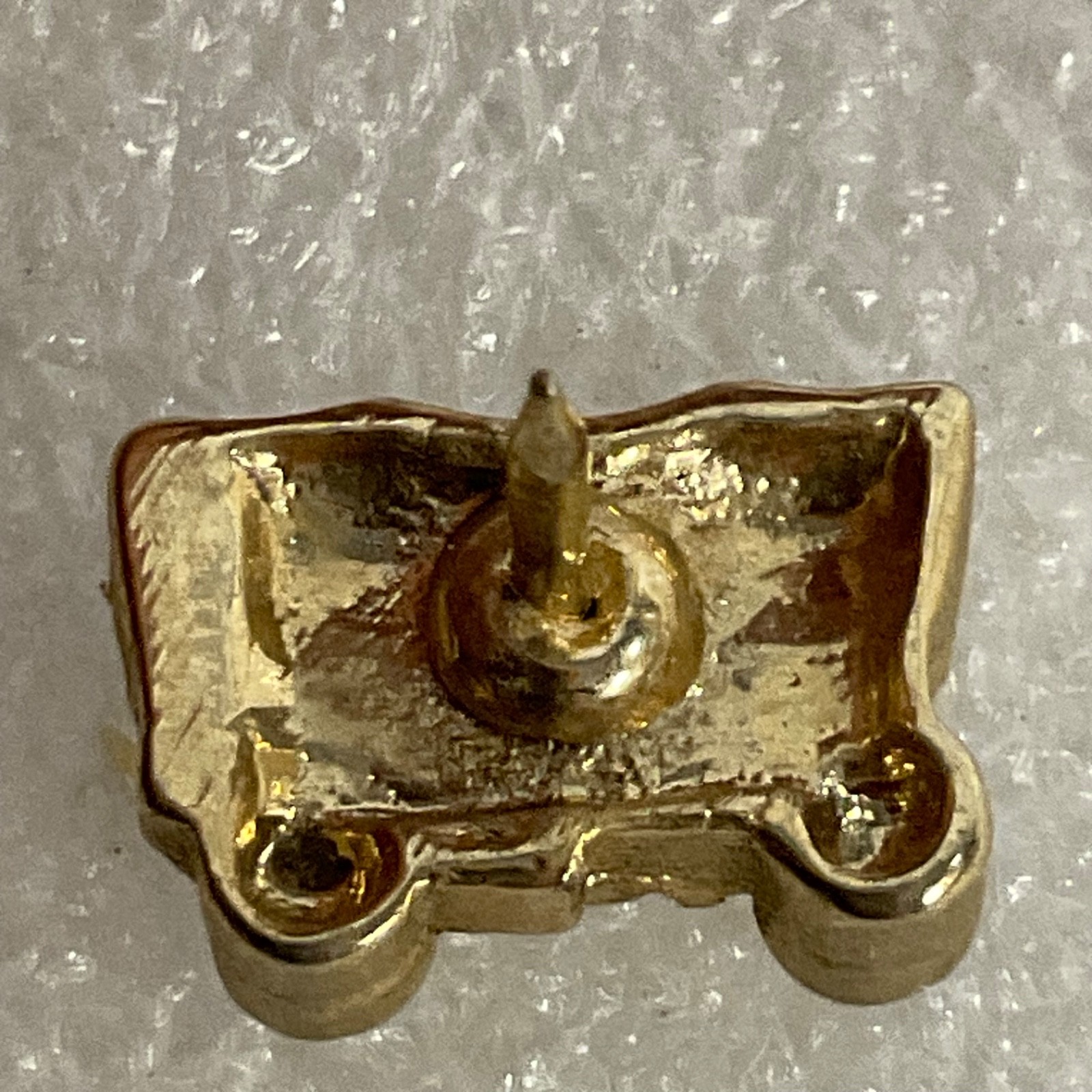 Vintage Gold Tone Covered Wagon Lapel Pin Western Pioneer Trail Tie Tack Hat Pin - Image 2