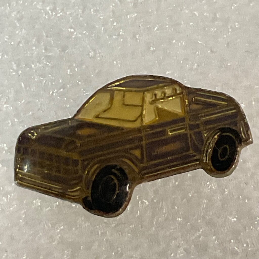 Vintage Muscle Car Lapel Pin Gold Tone Collectible Classic Auto Tie Tac Badge - Image 1