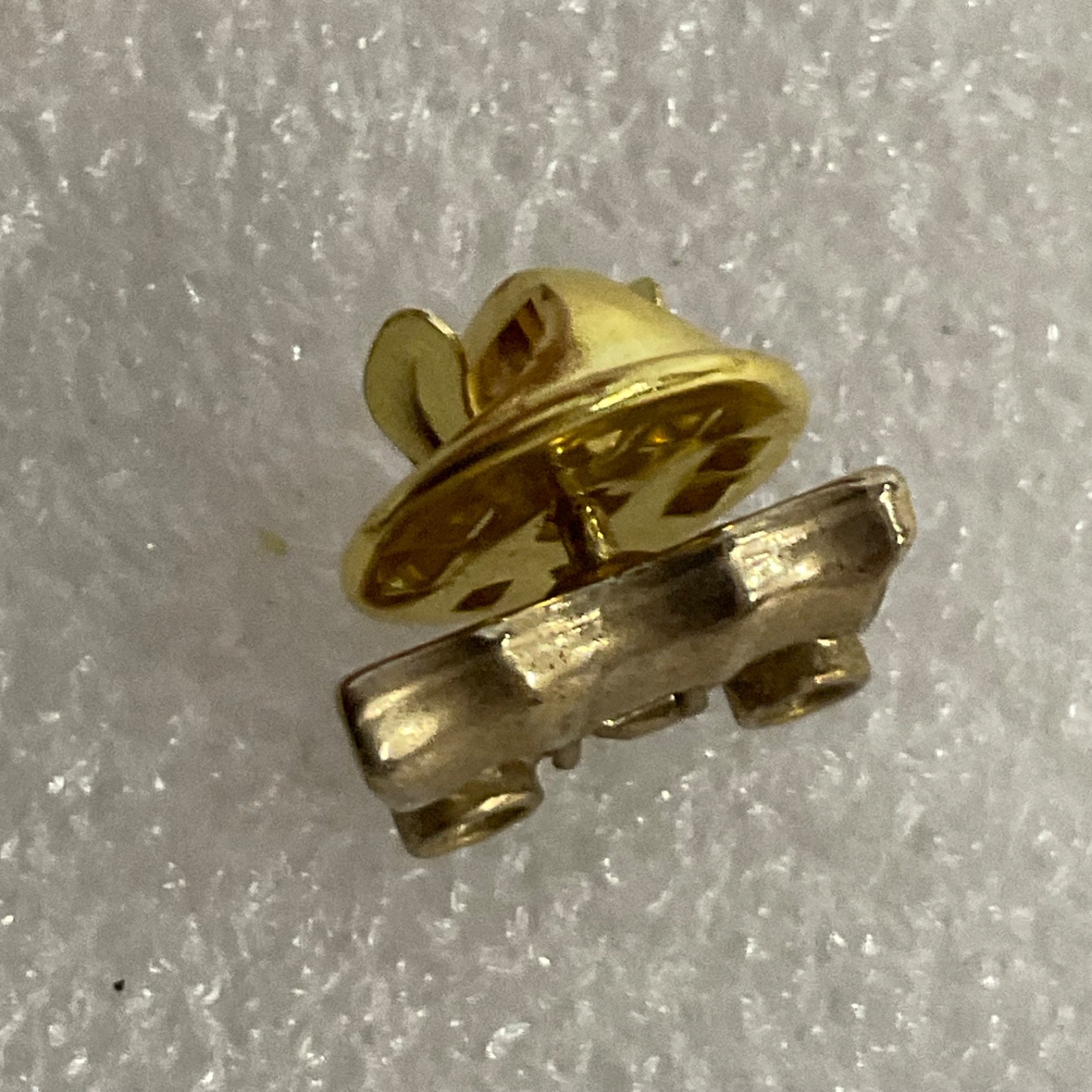 Vintage Gold Tone Covered Wagon Lapel Pin Western Pioneer Trail Tie Tack Hat Pin - Image 7