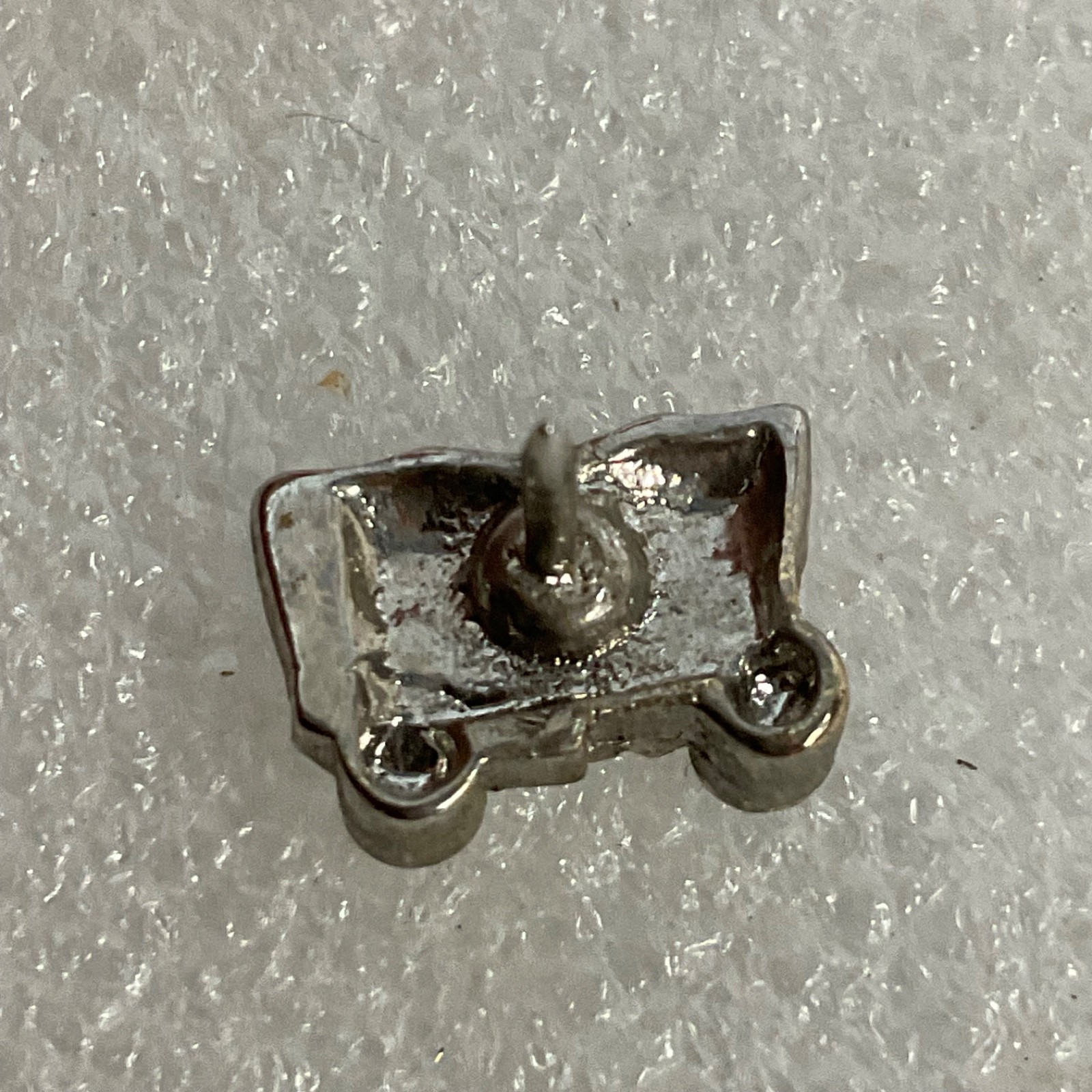 Silver Tone Covered Wagon Lapel Vintage Pin Western Pioneer Trail Tie Tack Pin - Image 2