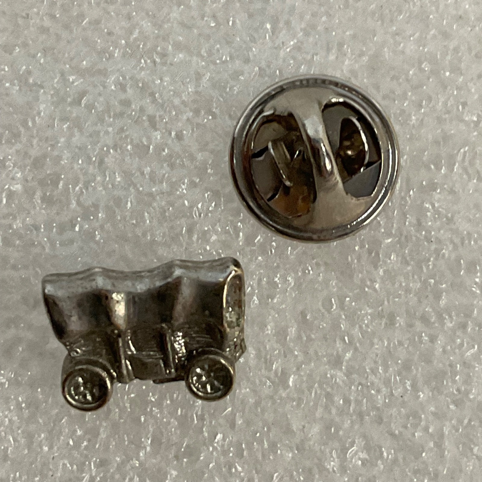 Silver Tone Covered Wagon Lapel Vintage Pin Western Pioneer Trail Tie Tack Pin - Image 4