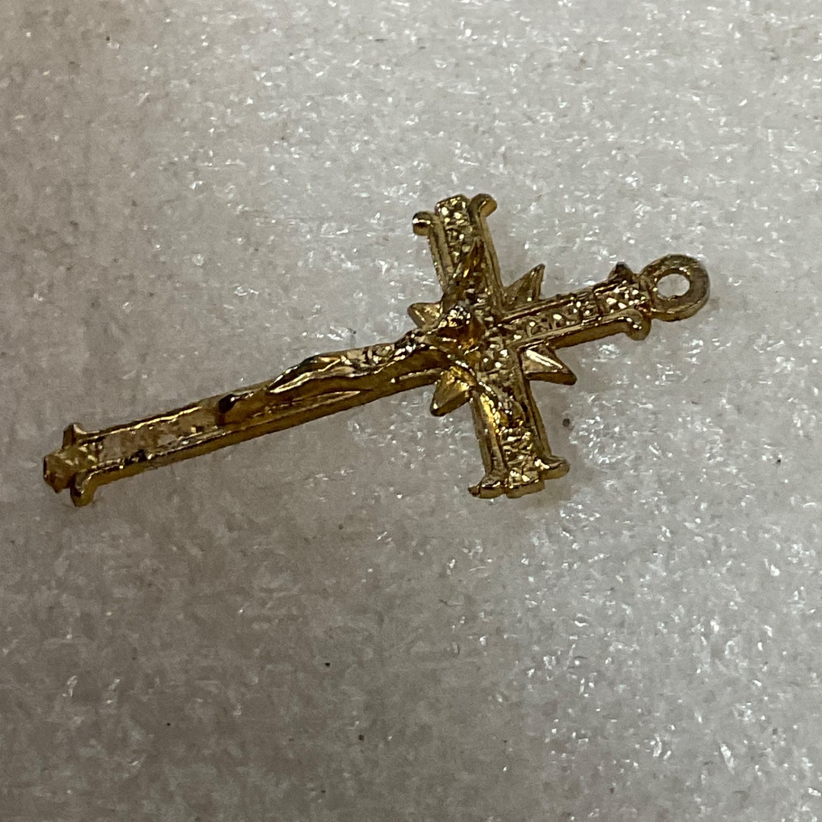 Vintage Gold Tone Crucifix Cross Pendant 1.5in Religious Christian Jewelry 1.19g - Image 5
