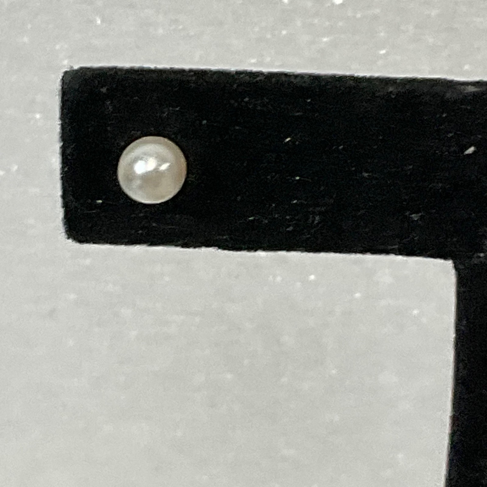 Vintage Faux Pearl Stud Earrings 6mm Silver Tone Posts 0.39g Classic Minimalist - Image 2
