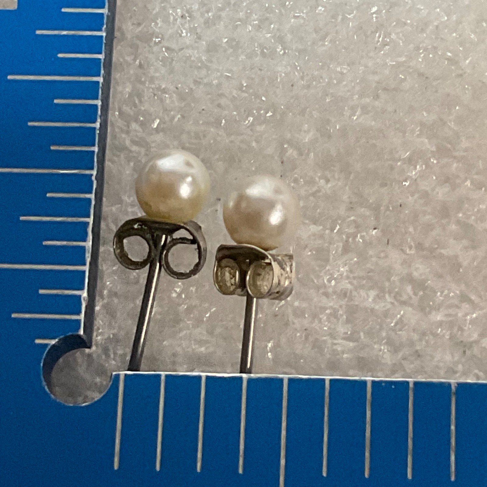 Vintage Faux Pearl Stud Earrings 6mm Silver Tone Posts 0.39g Classic Minimalist - Image 10