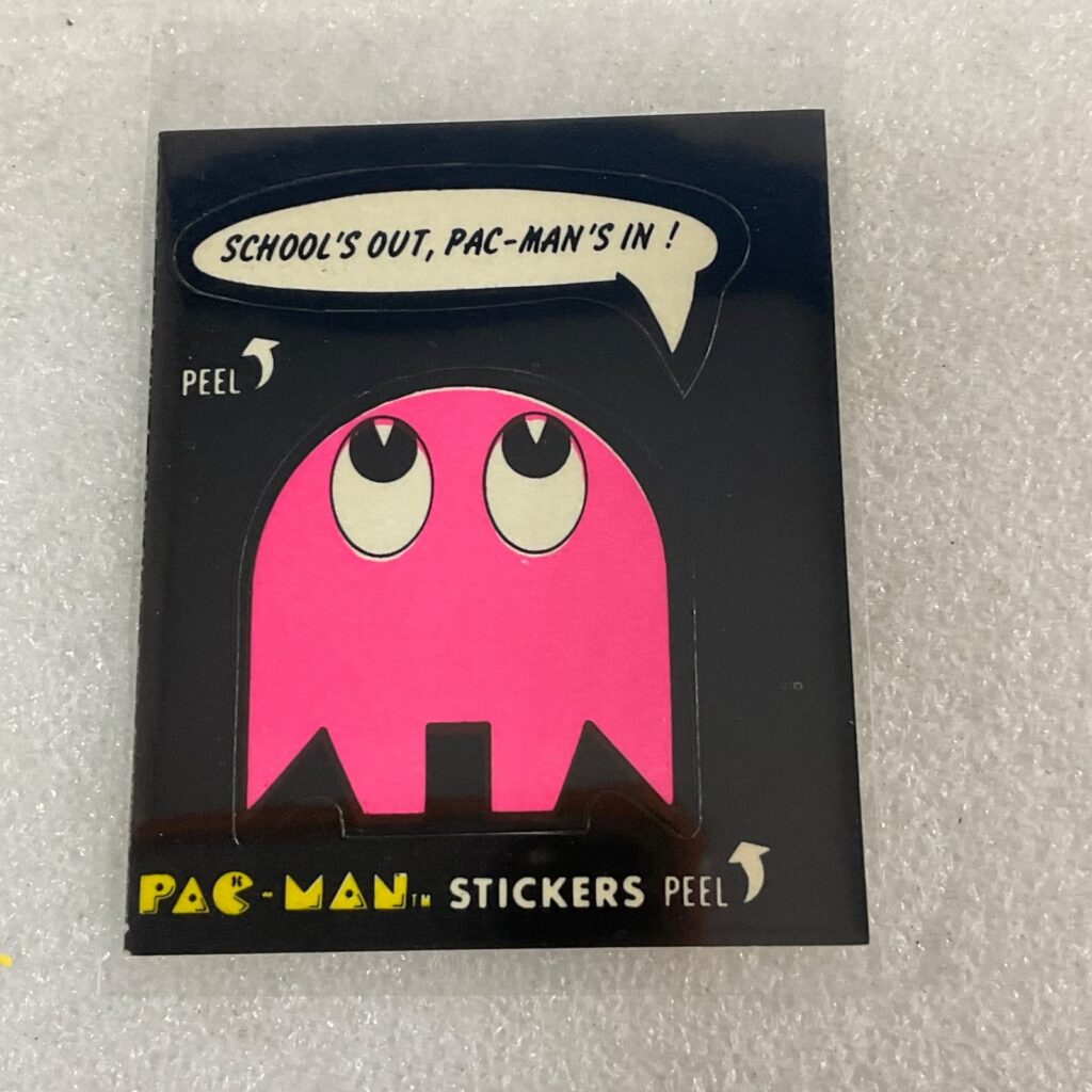 1980 Fleer Pac-Man Sticker #26 School's Out Pac-Man's In Ungraded - Image 1