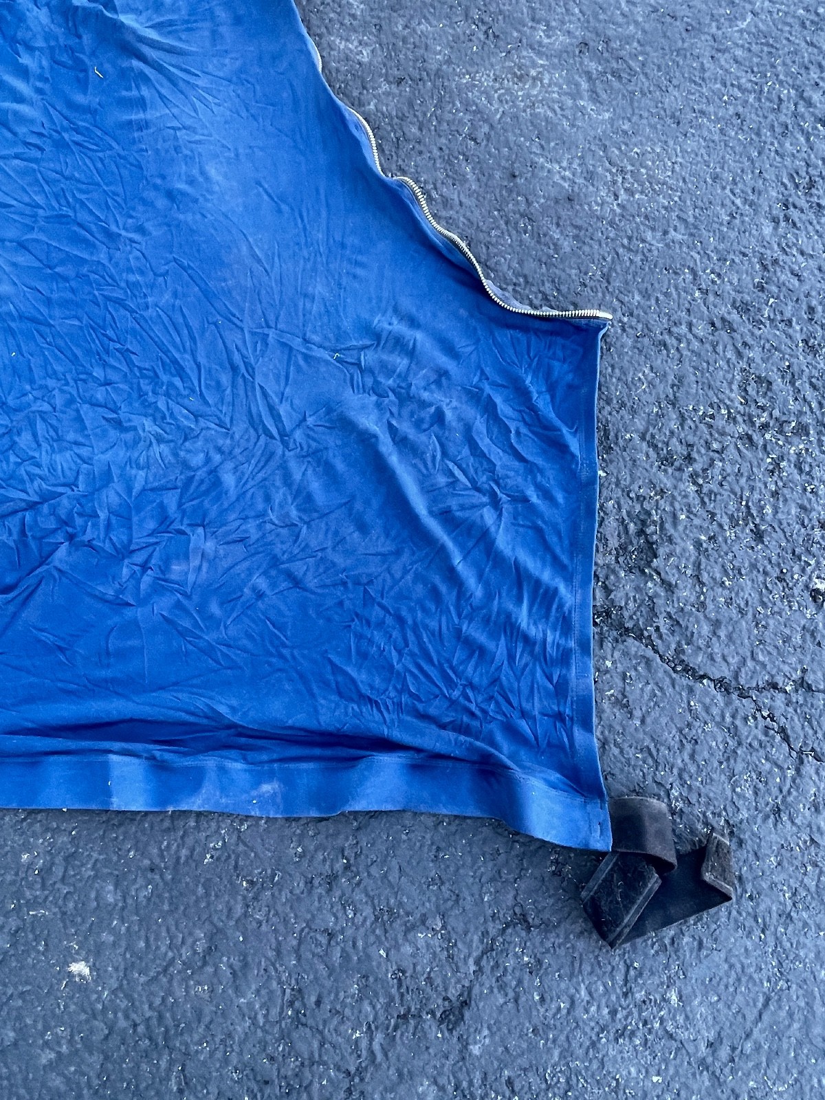 Schneiders Blue Horse Hood Large 56in x 52in Zipper Closure Stretch Sheet - Image 4