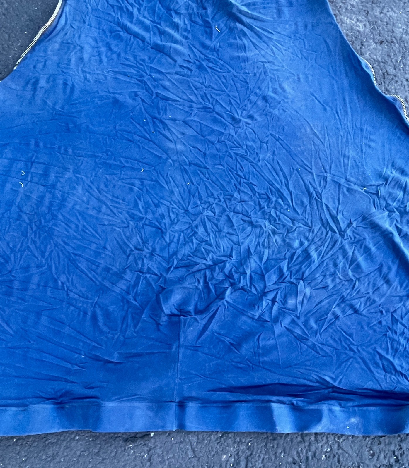 Schneiders Blue Horse Hood Large 56in x 52in Zipper Closure Stretch Sheet - Image 3