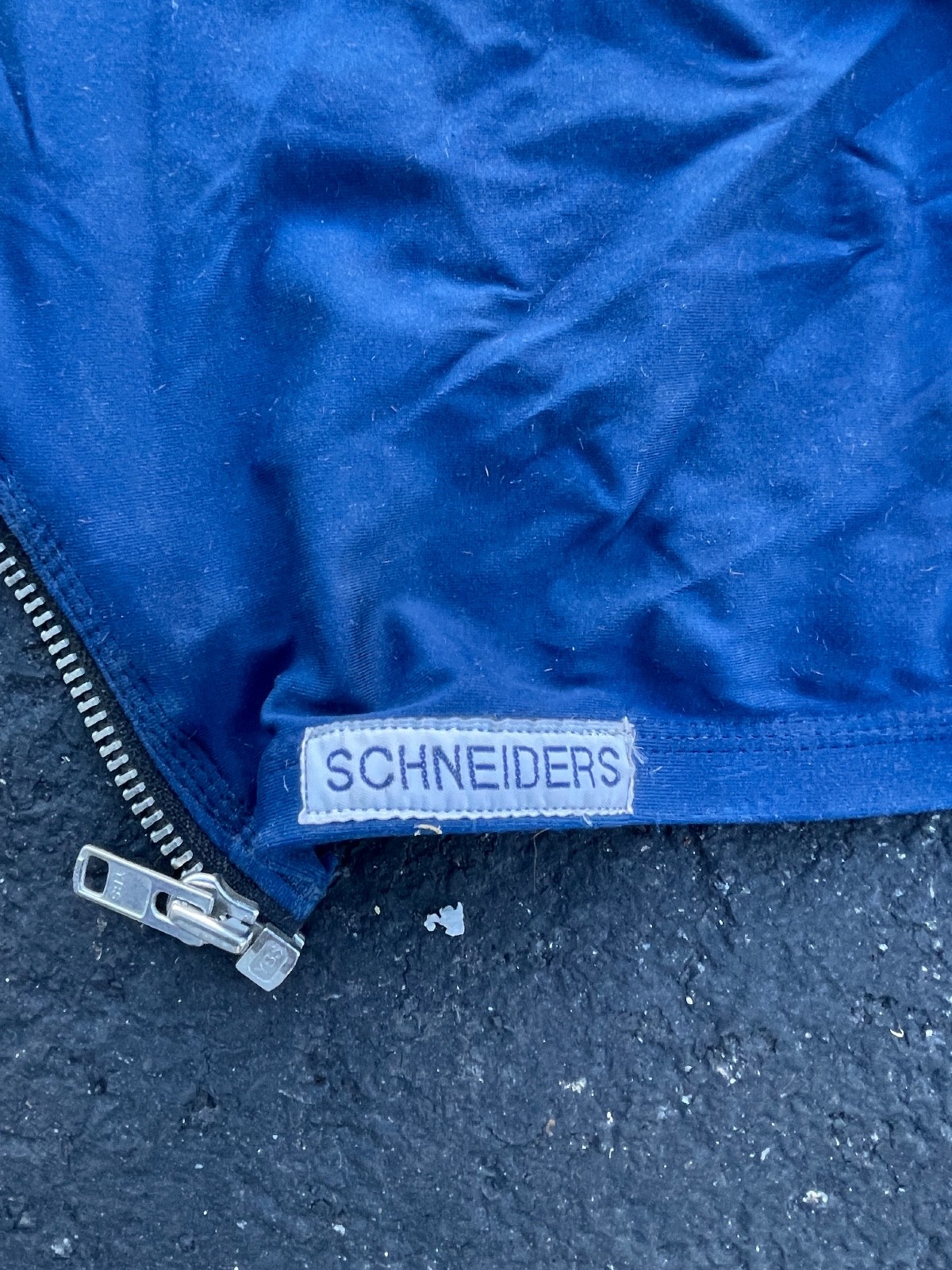 Schneiders Blue Horse Hood Large 56in x 52in Zipper Closure Stretch Sheet - Image 9
