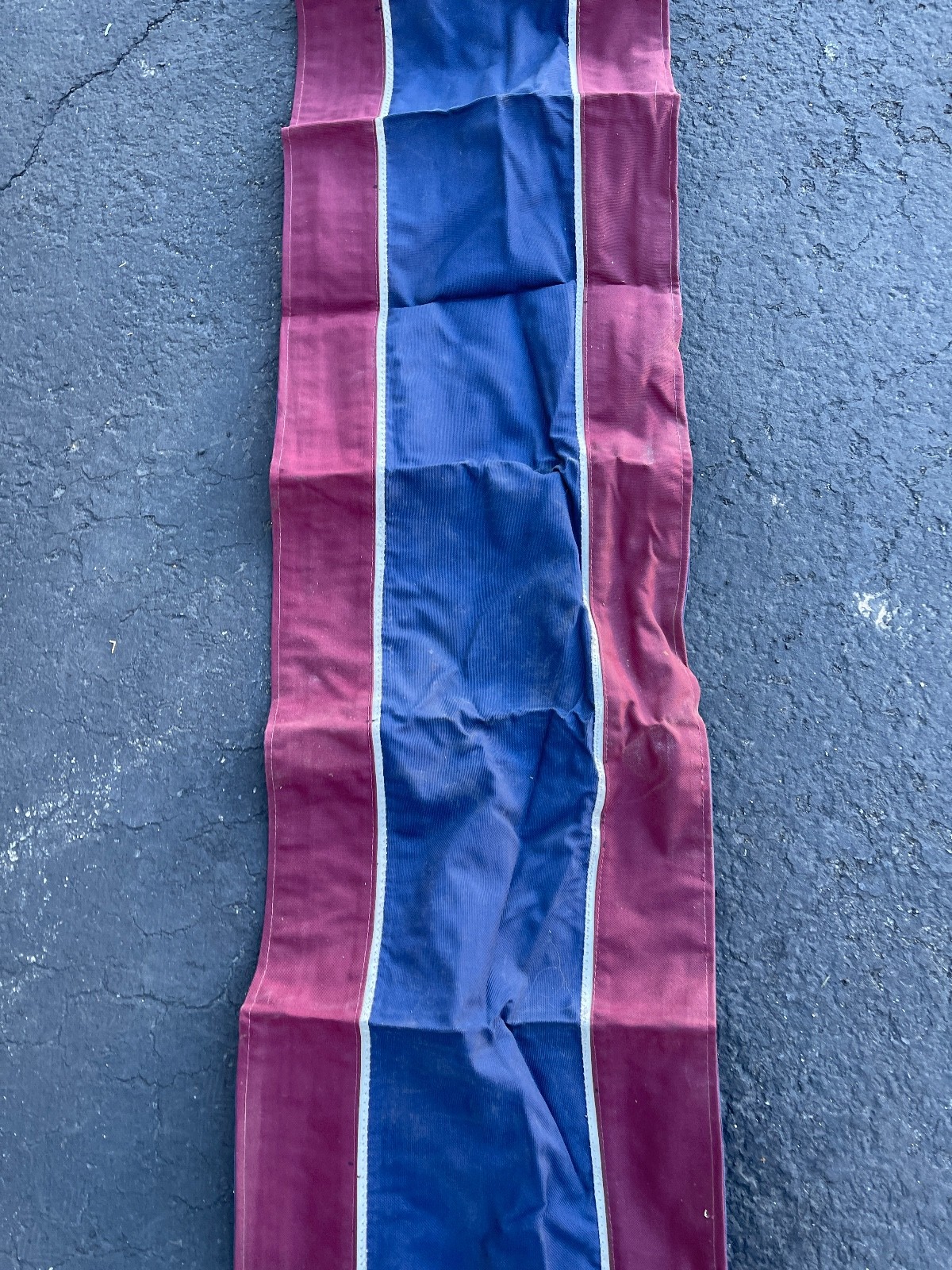 Vintage Penngard Canvas Runner 132in x 15in Harris Show Horses Maroon Blue USA - Image 3