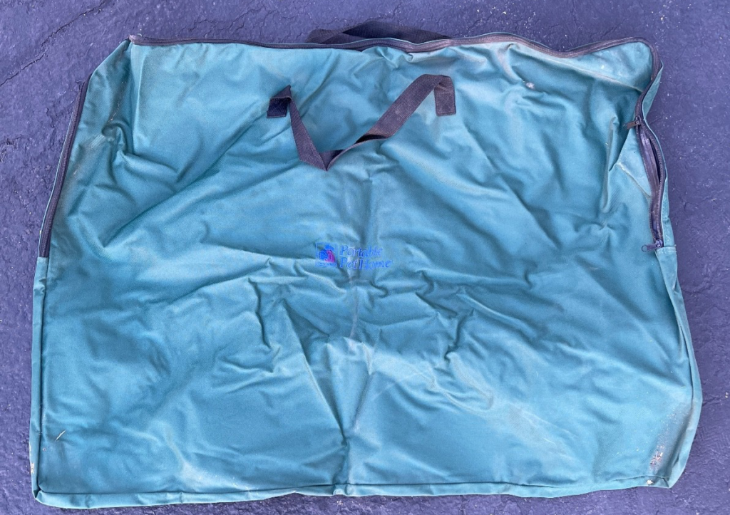 Petmate Portable Pet Home Carrying Bag 37in x 27in Green Canvas Travel Case - Image 1