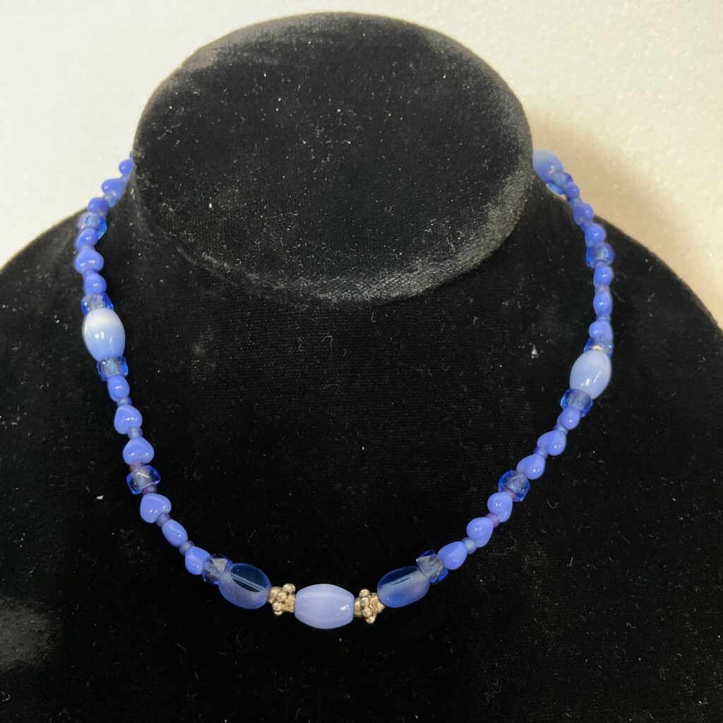 15in Blue Beaded Necklace Glass Beads Silver Tone Clasp Handmade Jewelry 16.25g - Image 1