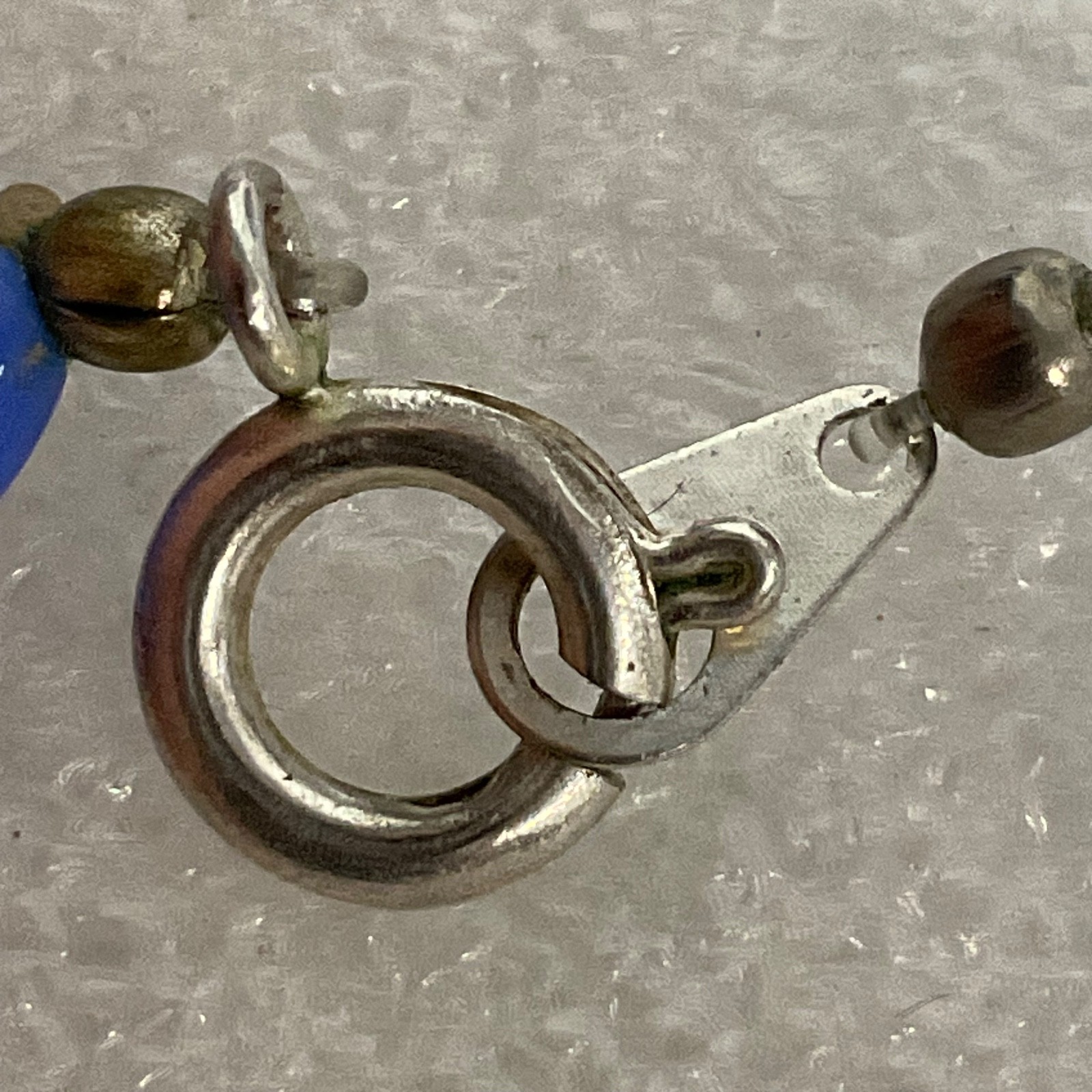 15in Blue Beaded Necklace Glass Beads Silver Tone Clasp Handmade Jewelry 16.25g - Image 3